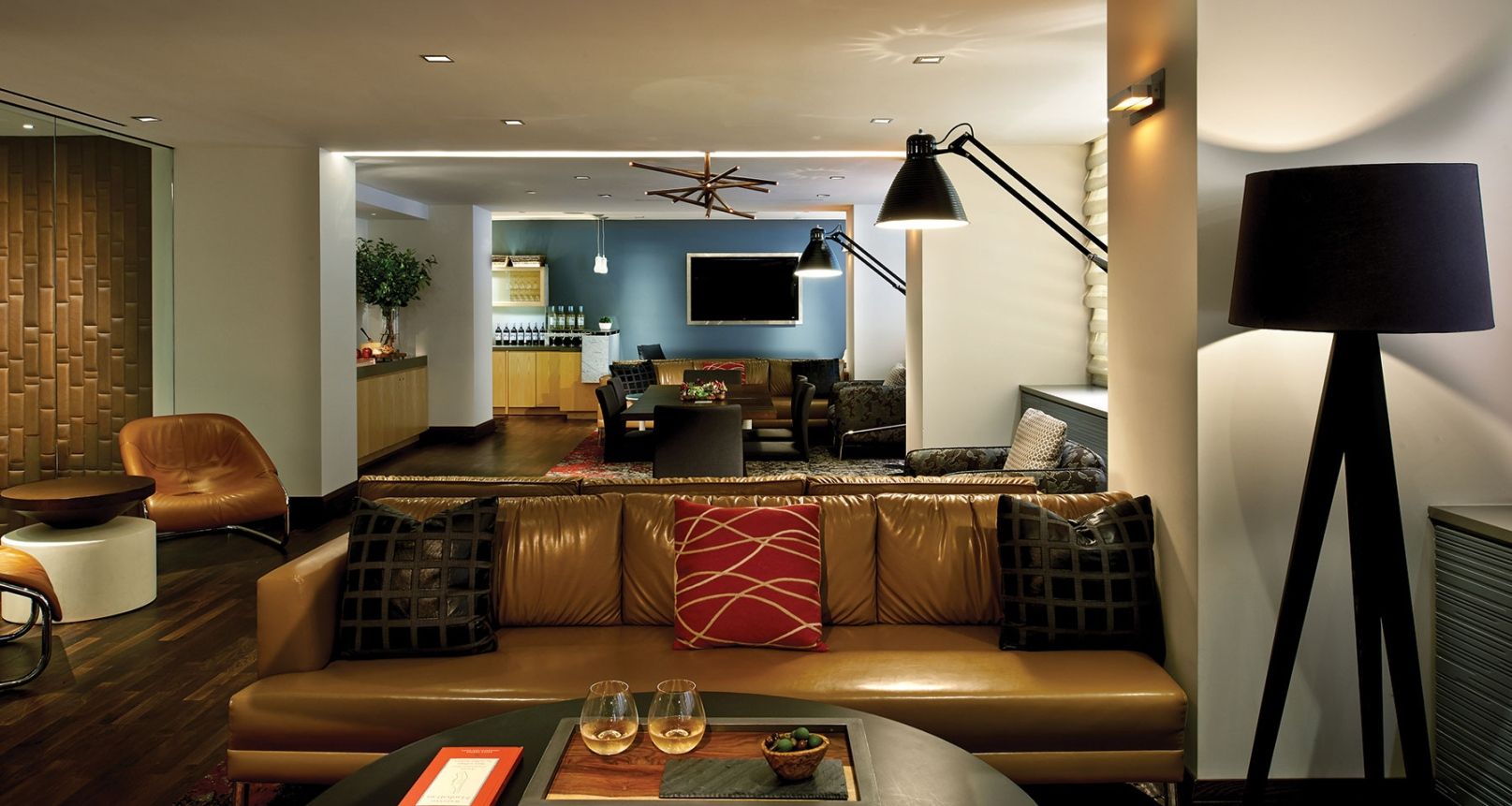 Fifty Hotel & Suites