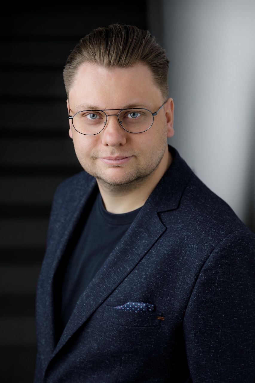 Photo of Wojciech Popiela, CEO / UX Designer at Webmetric