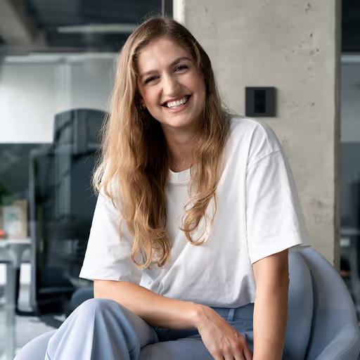 Photo of Laura Lachowicz, Senior UX Researcher at Zendesk