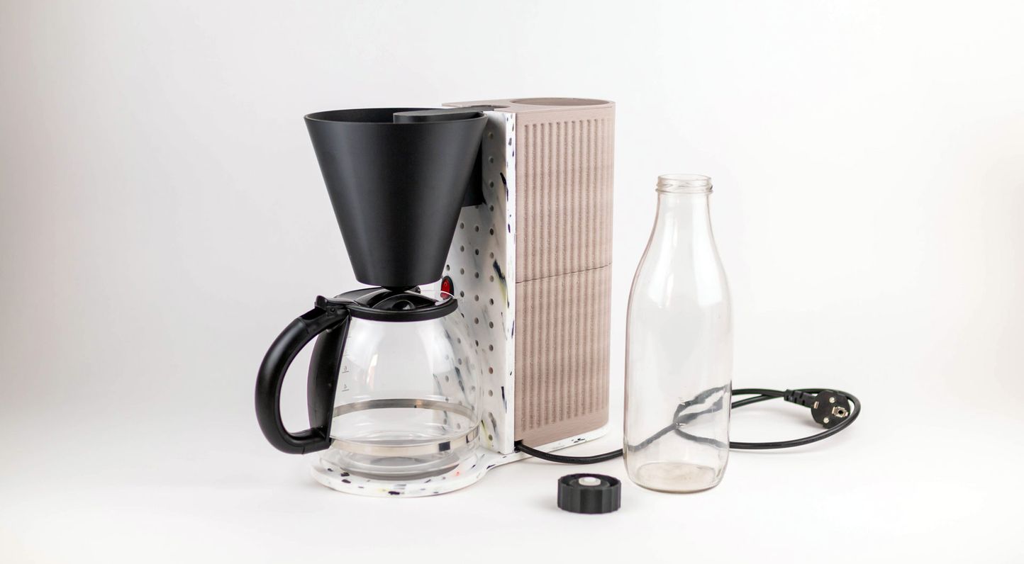 Product design studio Lyon Montpellier France expert in circularity photoshoot coffee machine WEEE (Waste Electrical and Electronic Equipment)