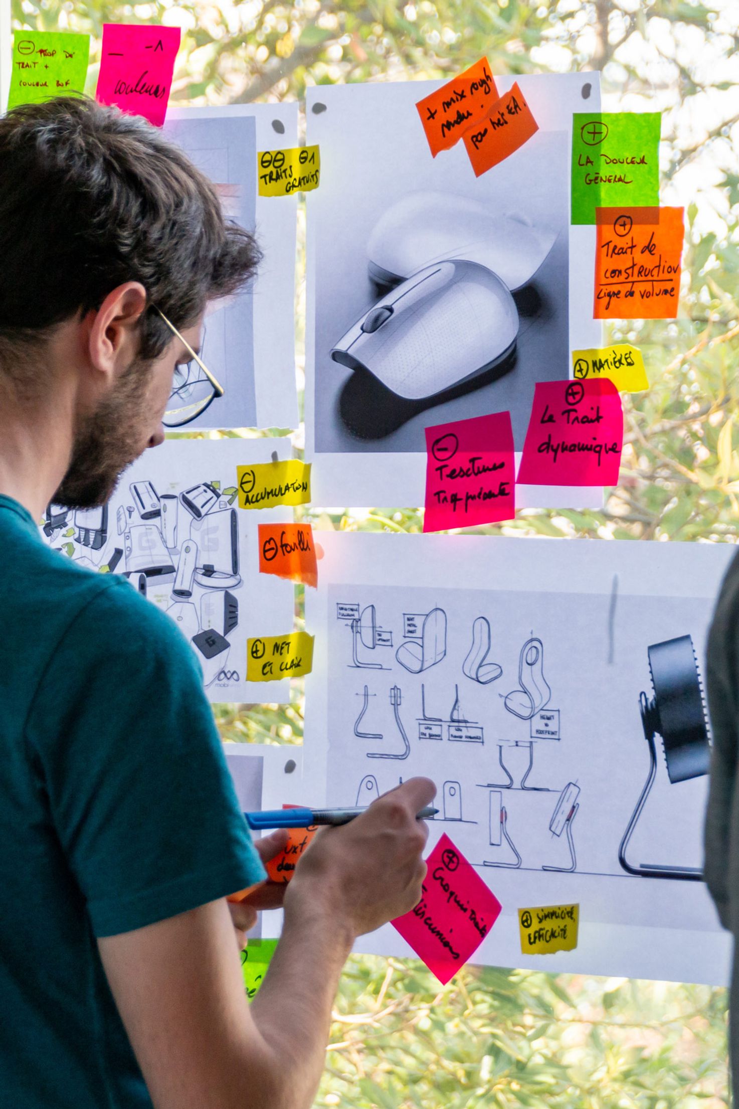 post it sur une fenêtre