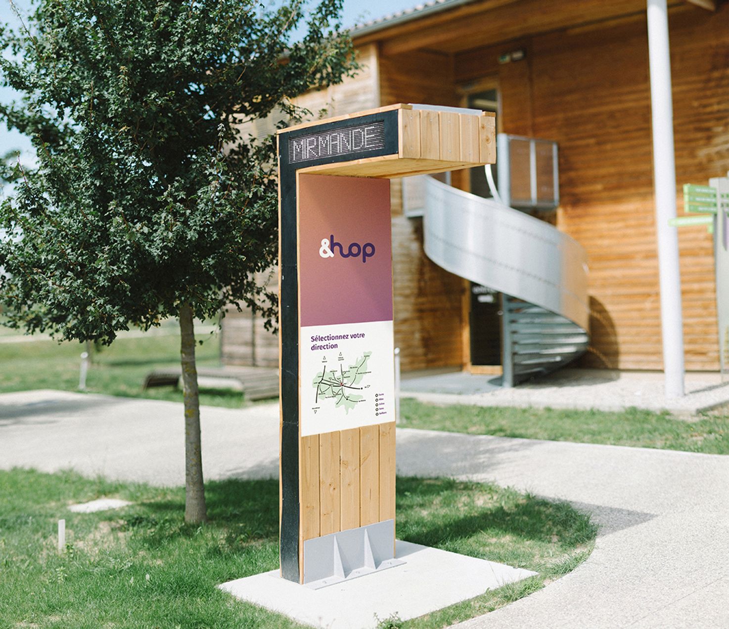 Product design studio Lyon Montpellier France expert in mobility product presentation &HOP