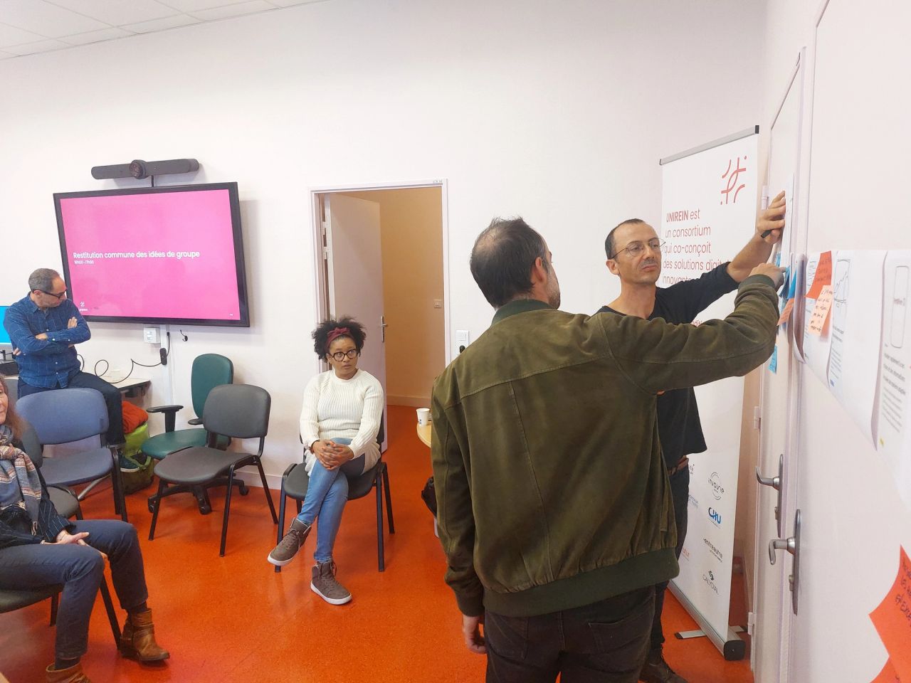 Agence designer d'innovation expert en santé atelier co-design biologbook