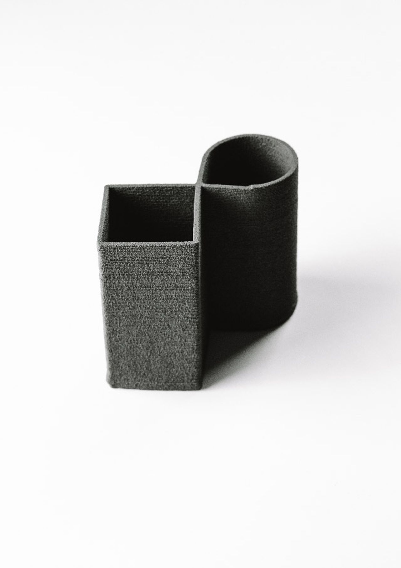 Product design studio Lyon Montpellier France experts in circularity product presentation Loop