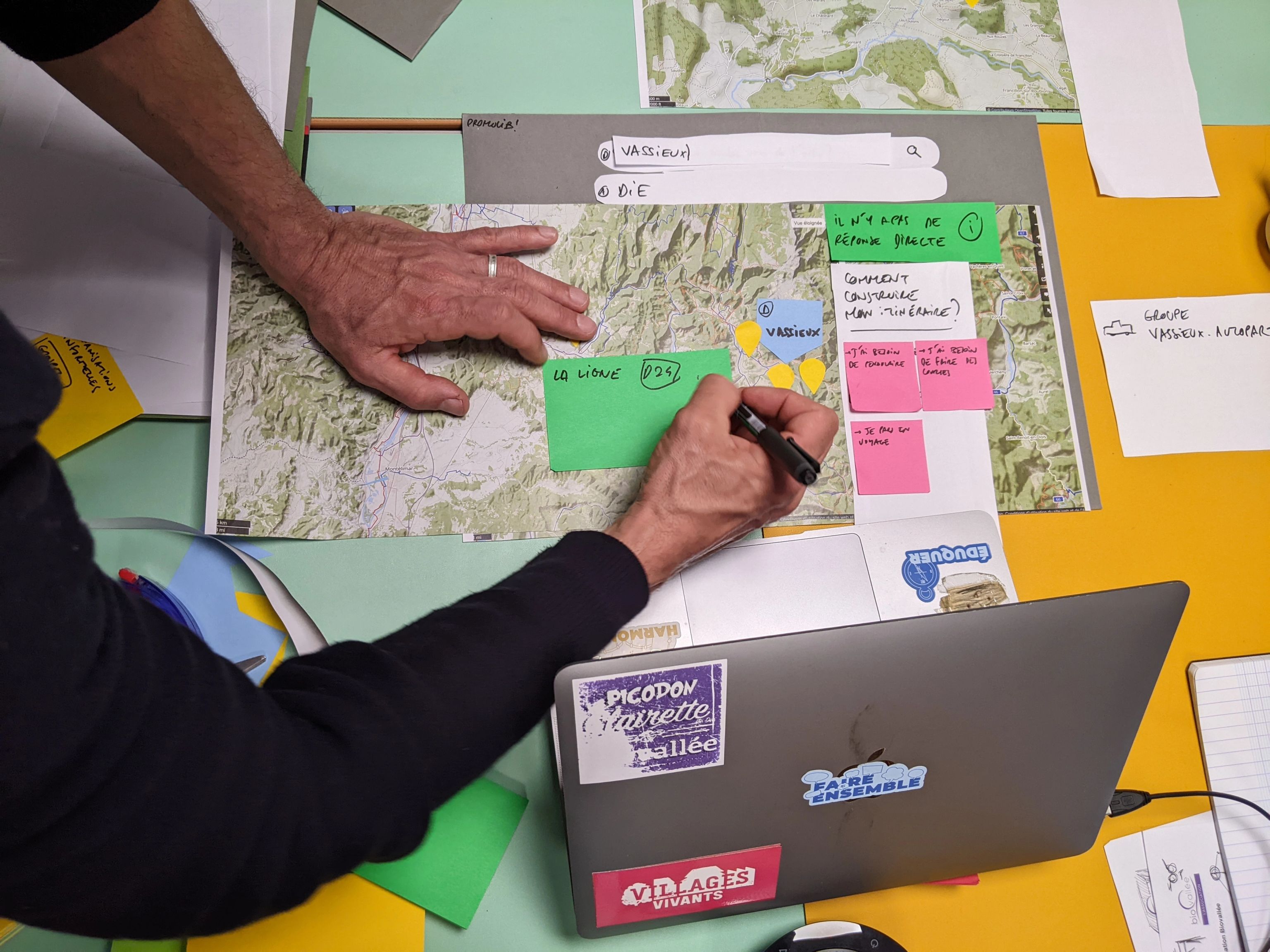 Agency designer UX/UI Crest mobility expert paper prototype Drome ecomobilite