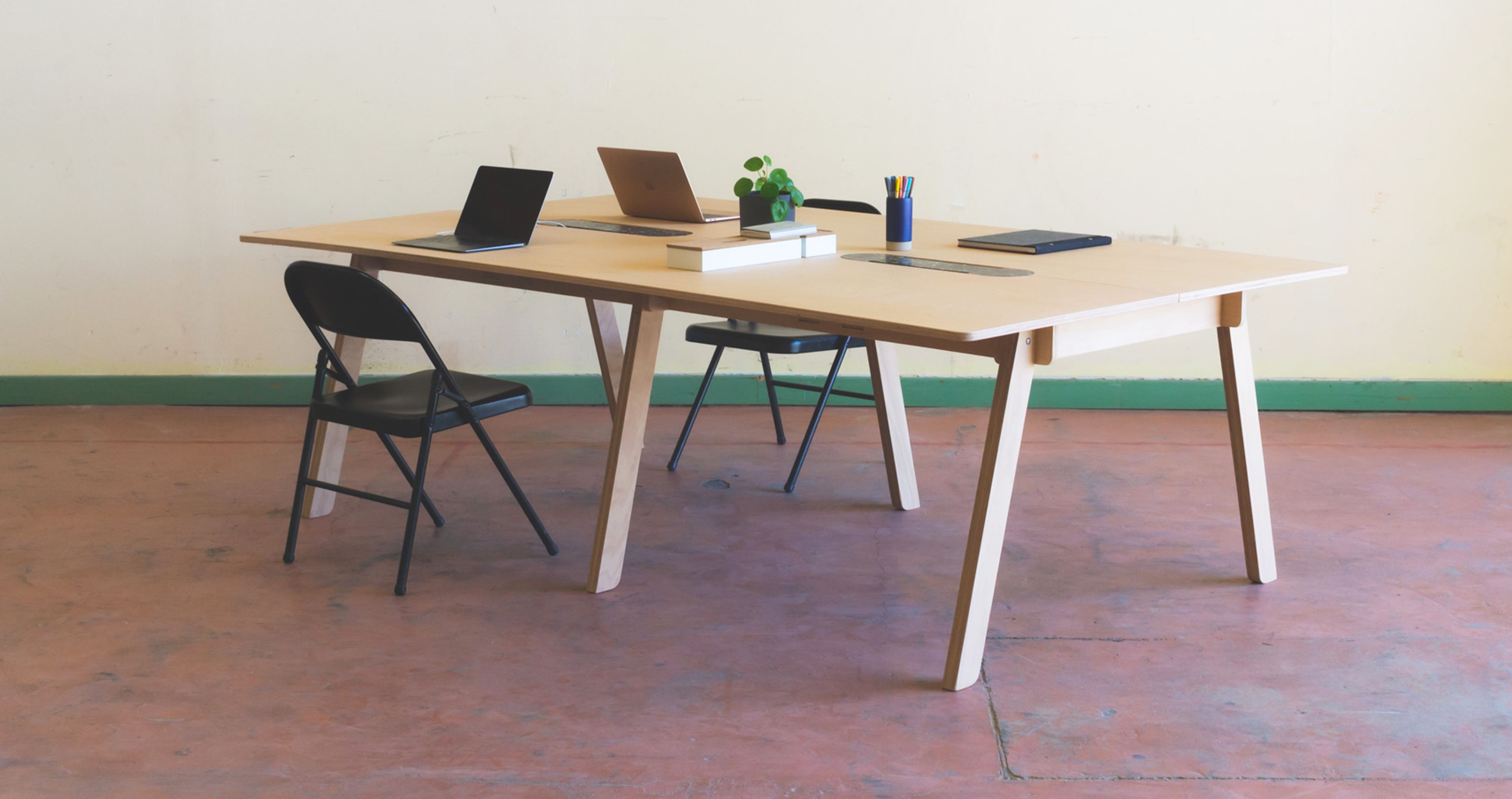 Product design studio Lyon Montpellier expert in circularity product presentation table FabUnit