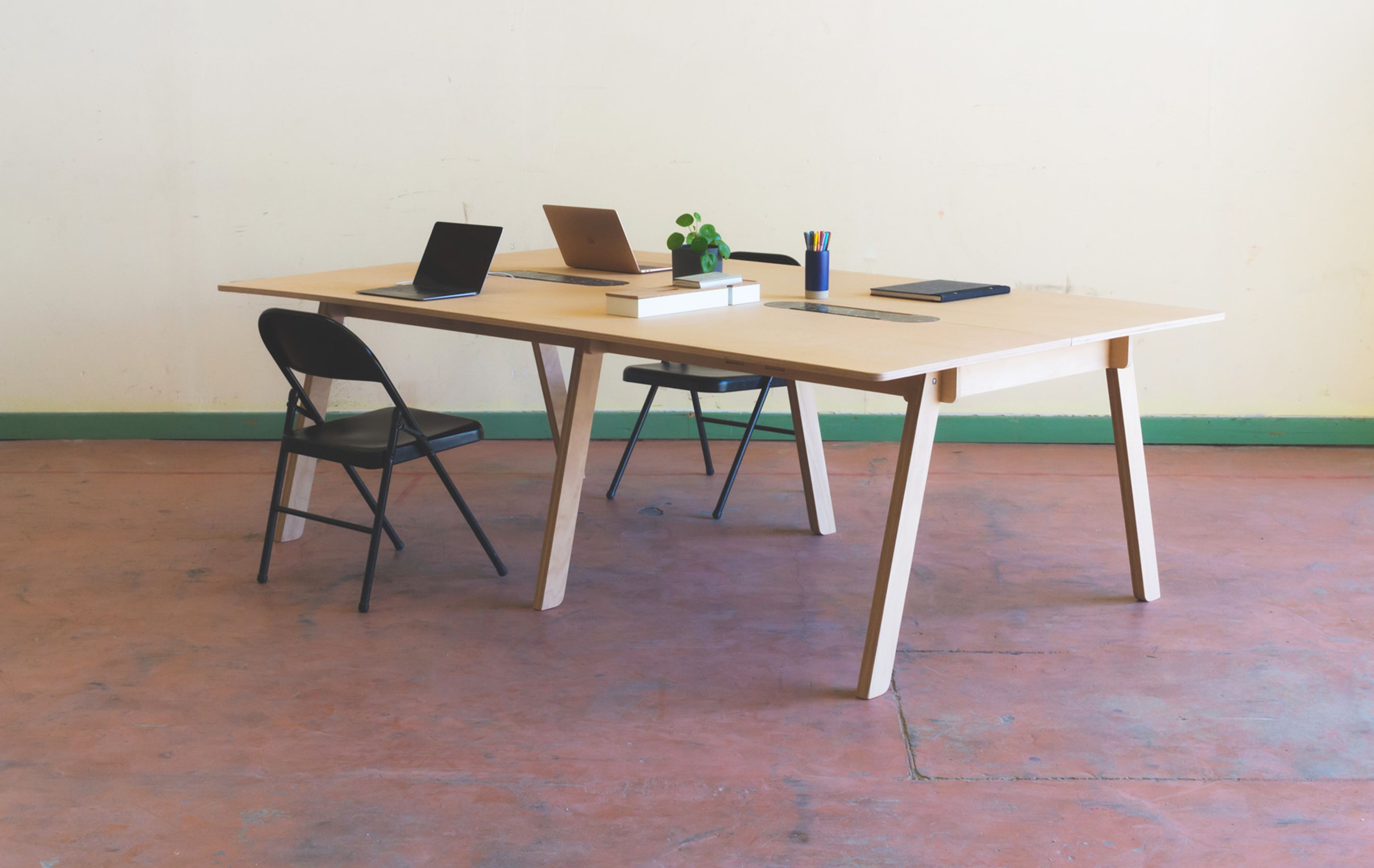 Product design studio Lyon Montpellier expert in circularity product presentation table FabUnit