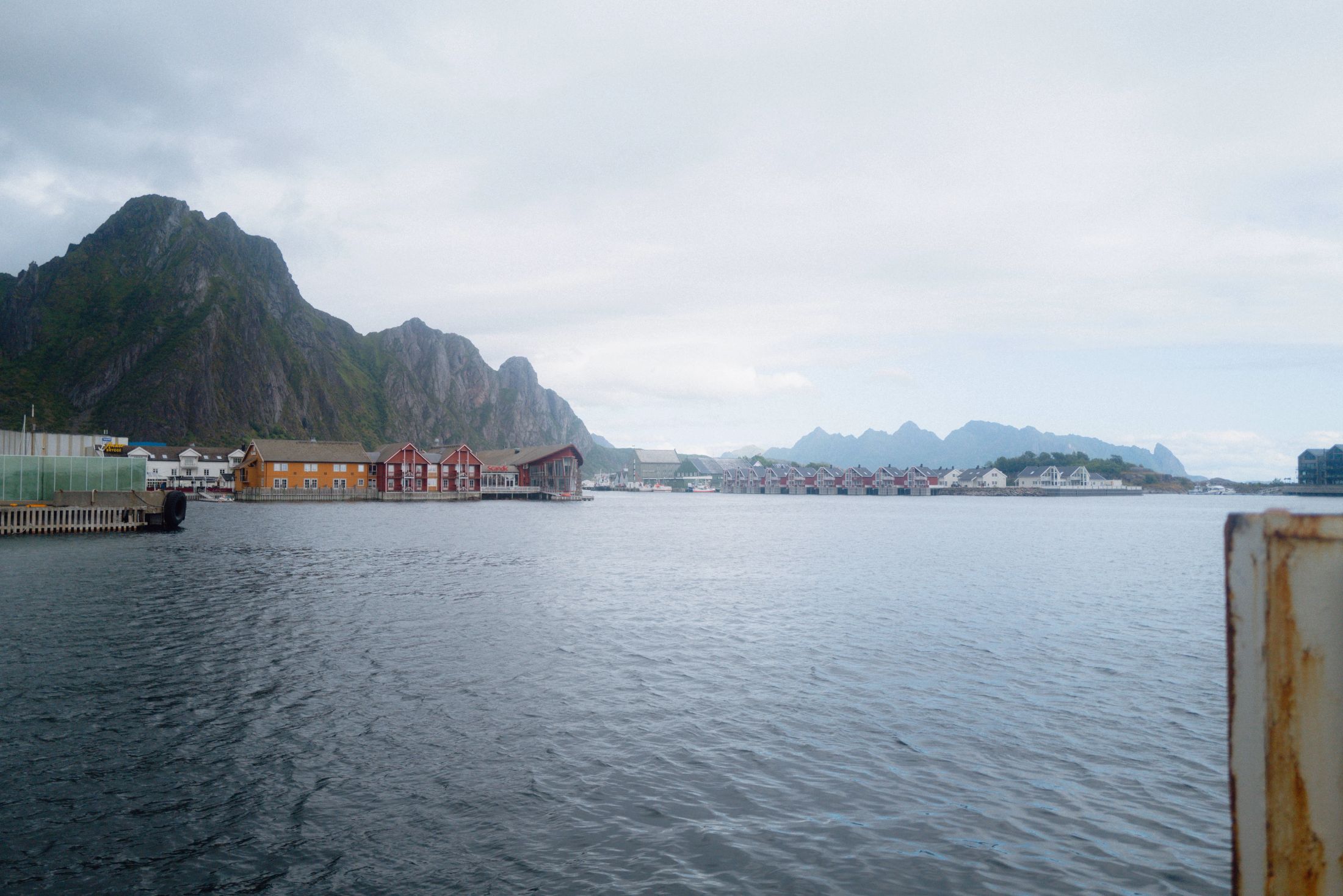 Harbor view of Henningsvær