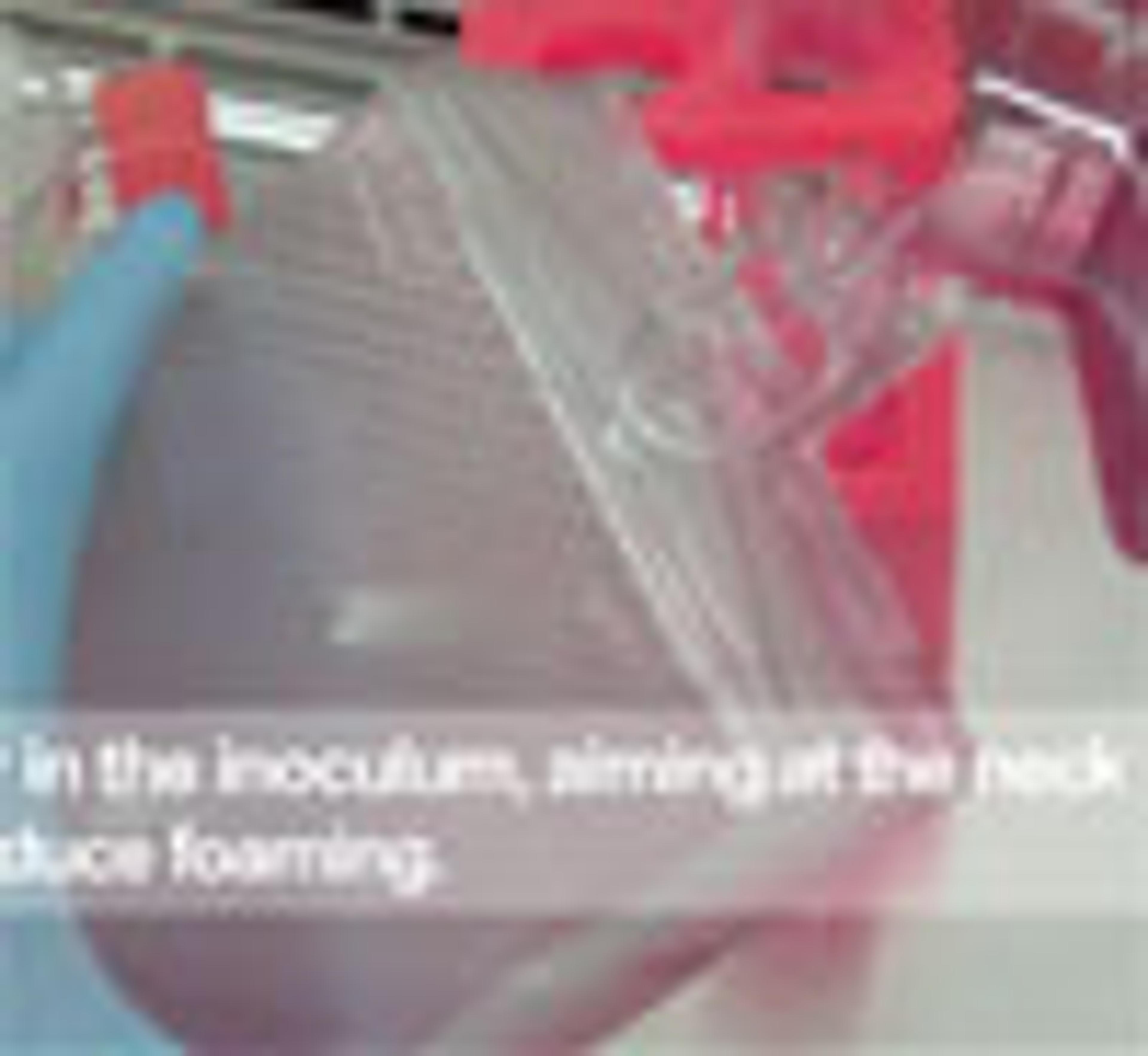 Emptying the Corning HYPERFlask® Cell Culture Vessel Emptying the Corning HYPERFlask® Cell Culture Vessel
