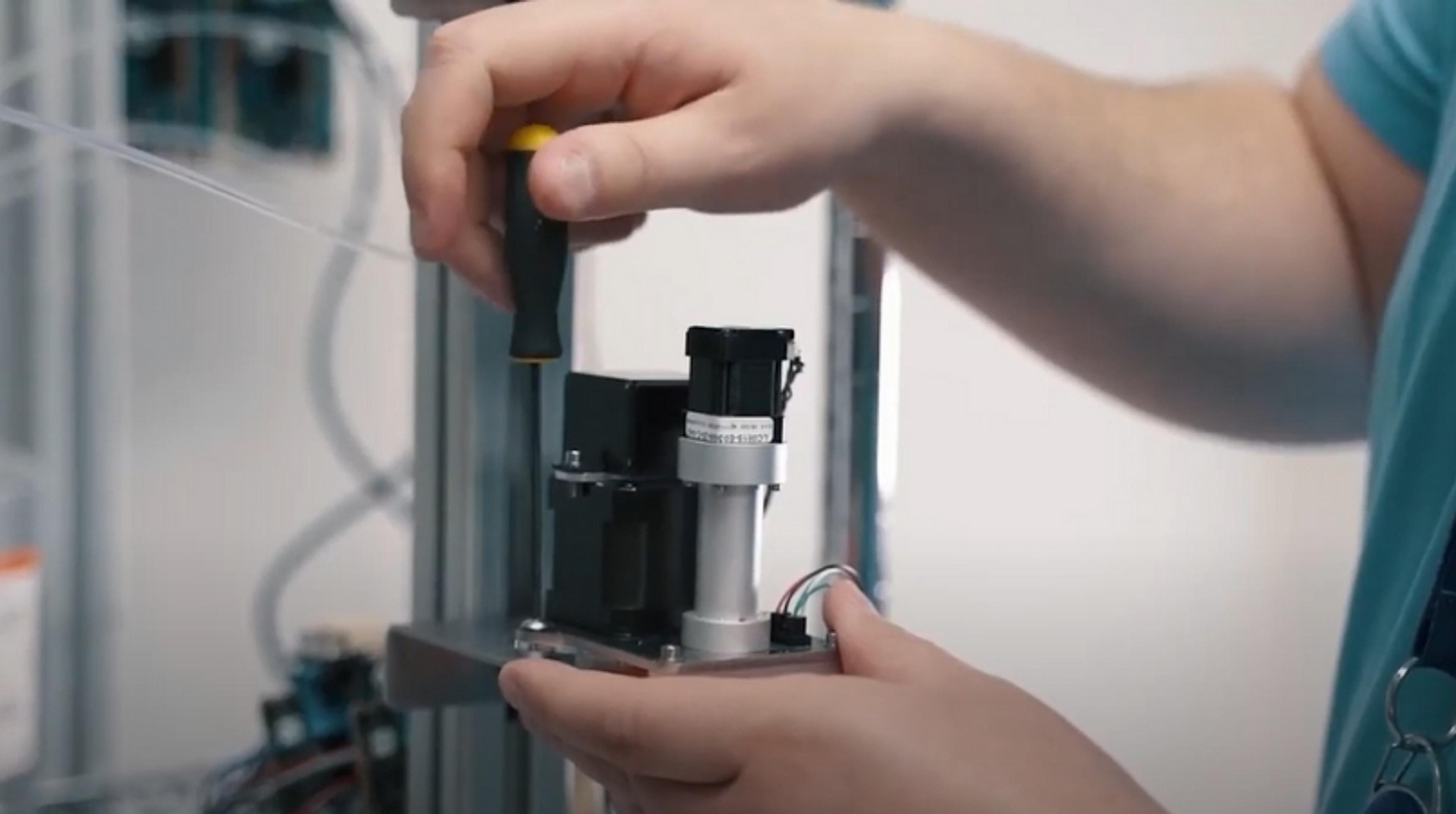 Fluid Metering presents the Sub Microliter Pump Fluid Metering presents the Sub Microliter Pump