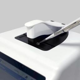 Loading cells into the permanent sample chamber