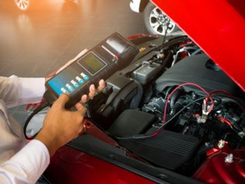 Battery testing of a car battery using a voltmeter