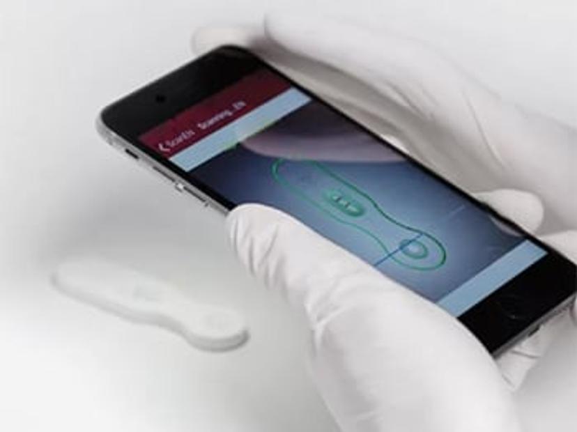 The Novarum platform transforms a user’s smartphone into an advanced point-of-care testing tool