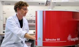 Spinsolve 60 fits easily on your laboratory bench.