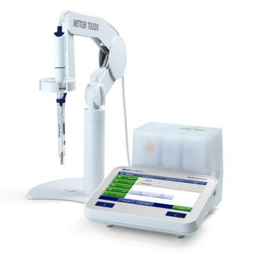 SevenExcellence benchtop meter connected to LabX software