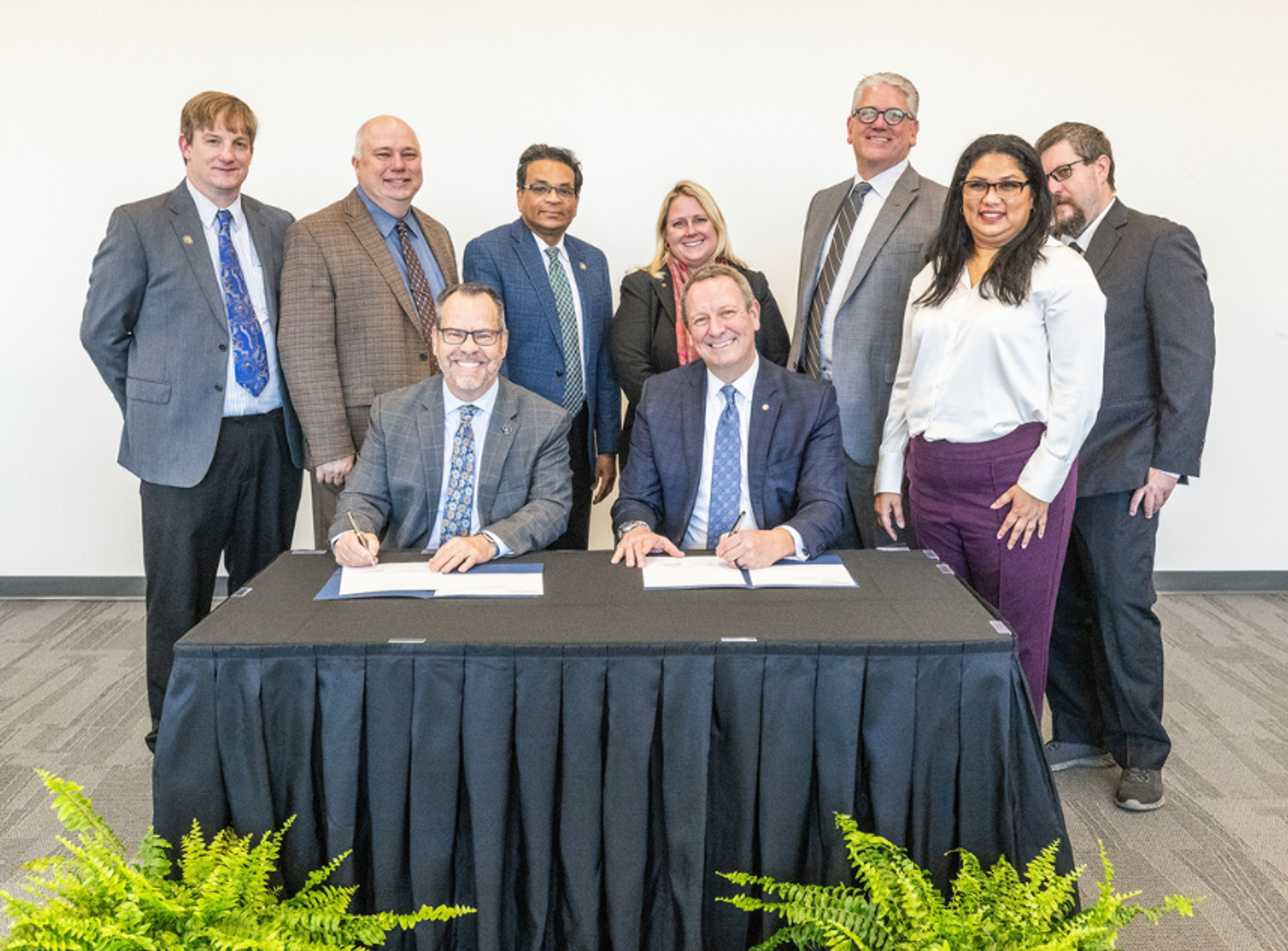 Georgia Southern University and Shimadzu Scientific Instruments sign a memorandum of understanding