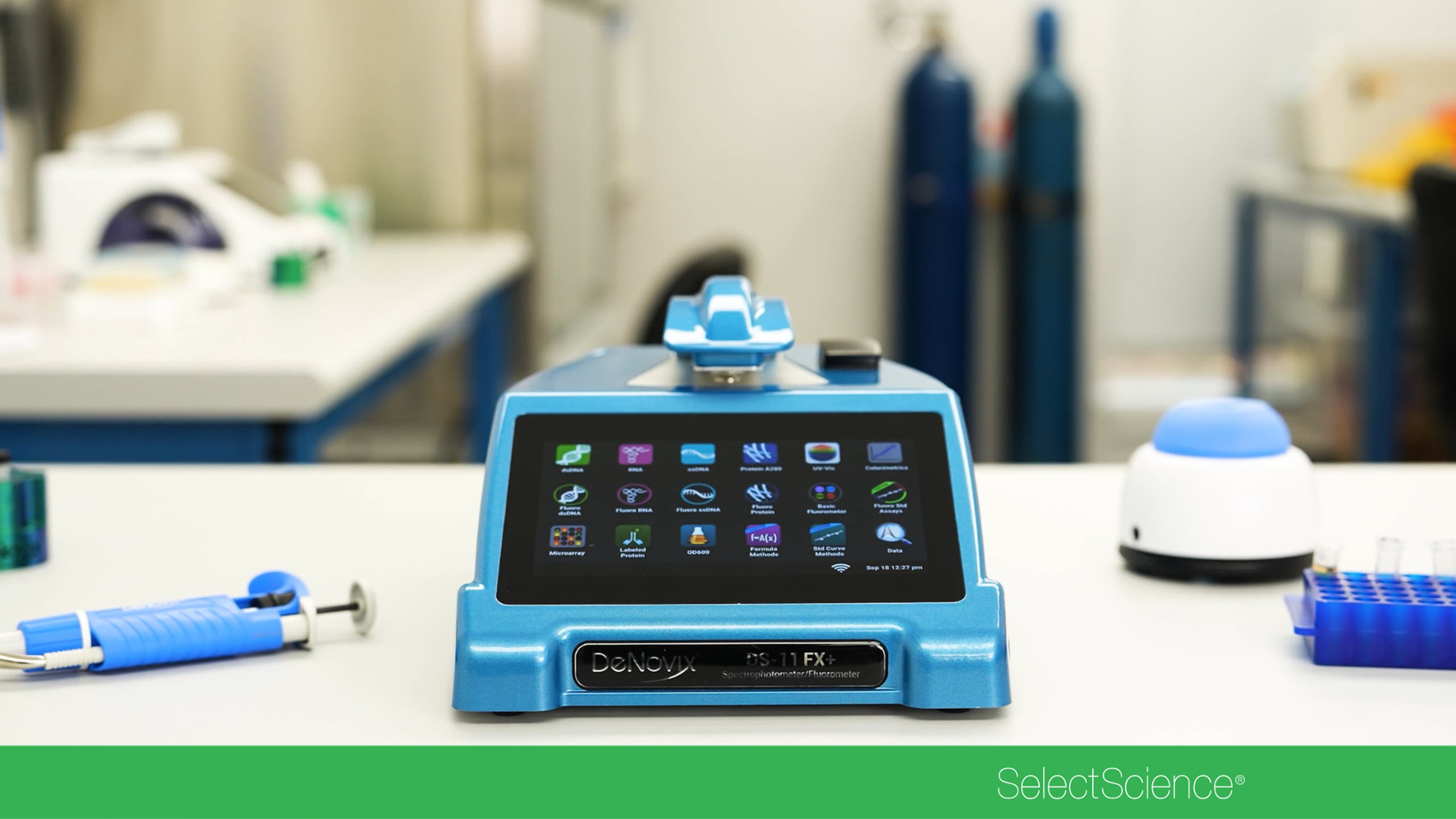 Instrument overview of the DS-11 Series Spectrophotometer / Fluorometer Instrument overview of the DS-11 Series Spectrophotometer / Fluorometer