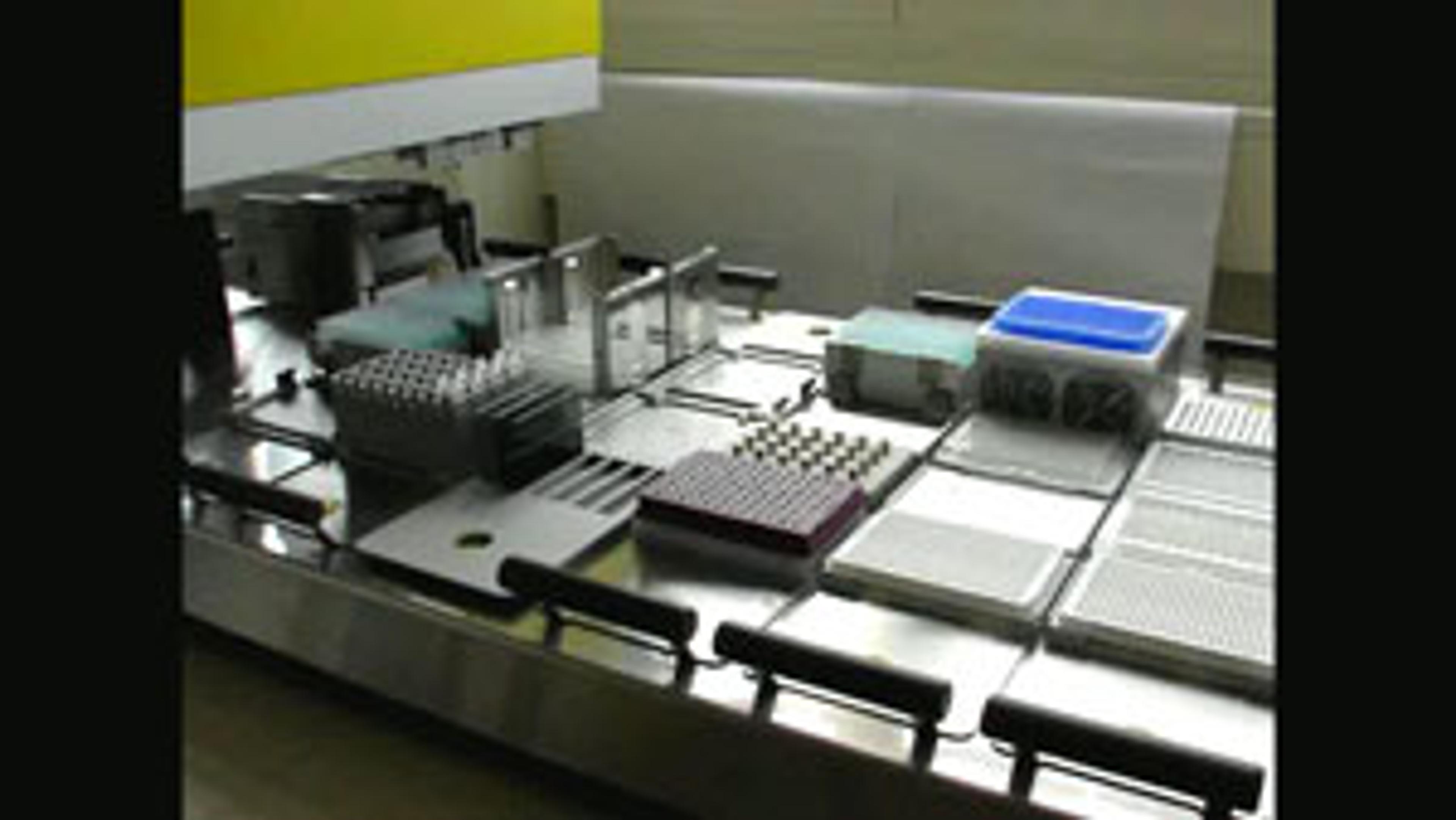 Moving Microplates with the Plate-GripX Neon from Xiril Moving Microplates with the Plate-GripX Neon from Xiril