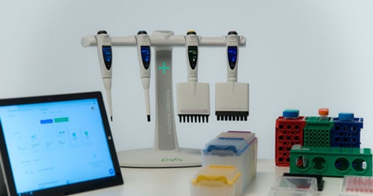 Pipette+ Smart Pipetting Stand