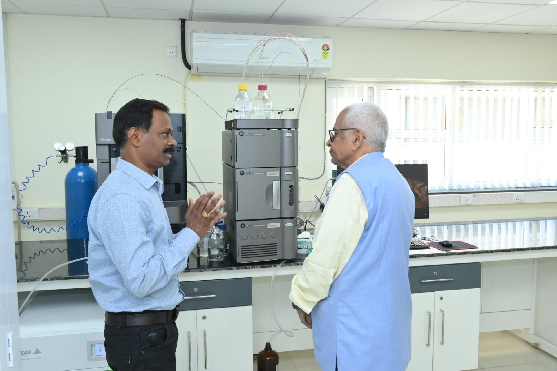 Research Council Chairperson attends one of the CSIR-IITR facilities