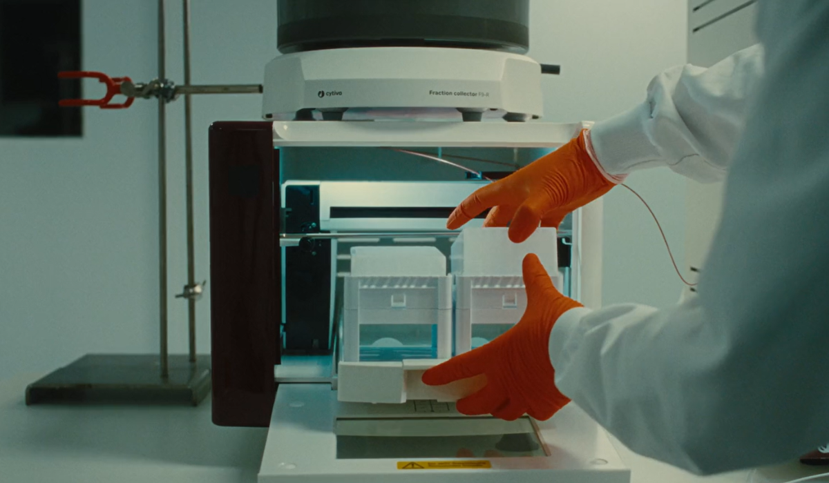 Fujirebio automated immunoassay analyzer in use