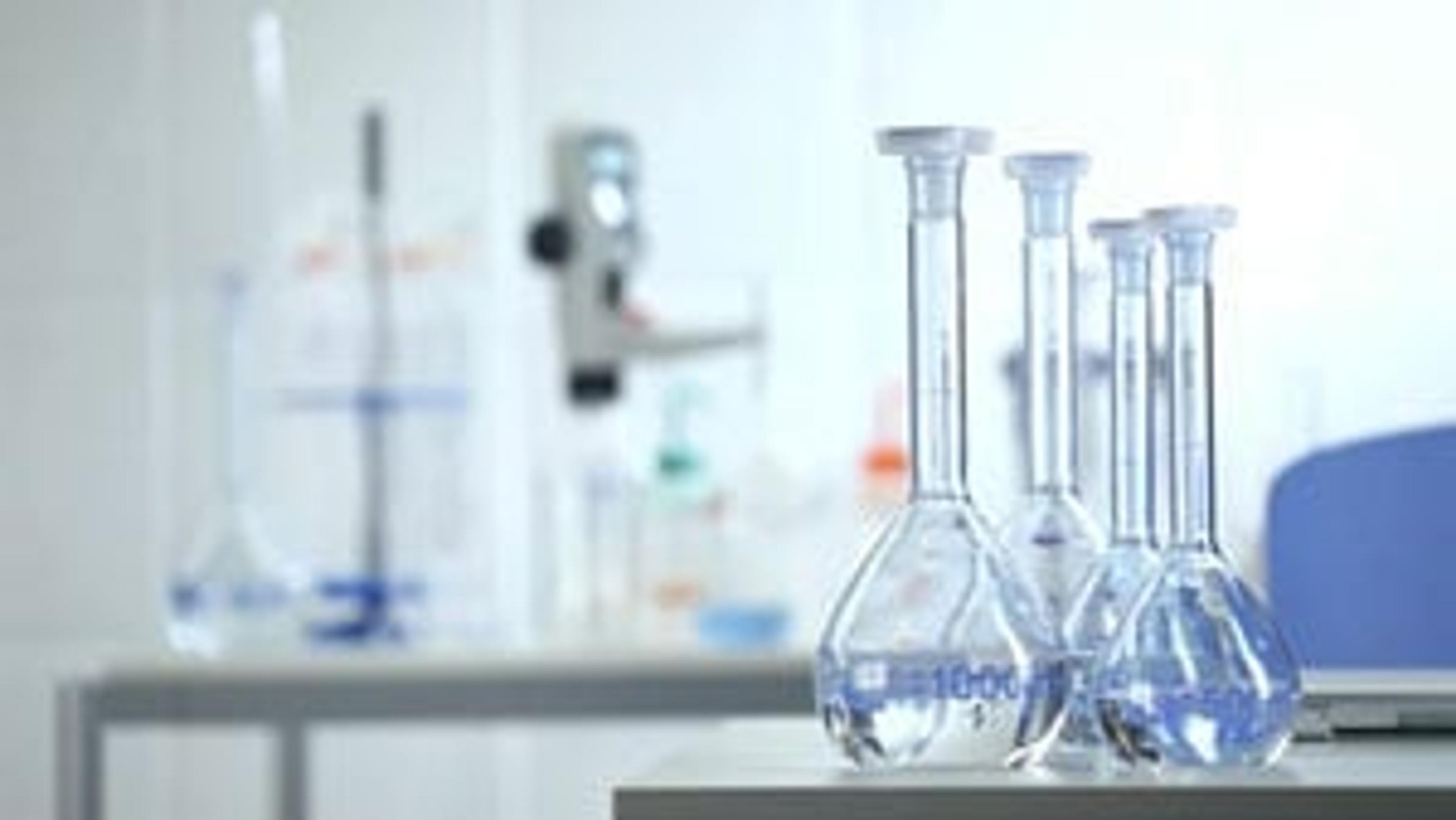 BLAUBRAND® Volumetric Flasks with PUR Coating from BRAND BLAUBRAND® Volumetric Flasks with PUR Coating from BRAND