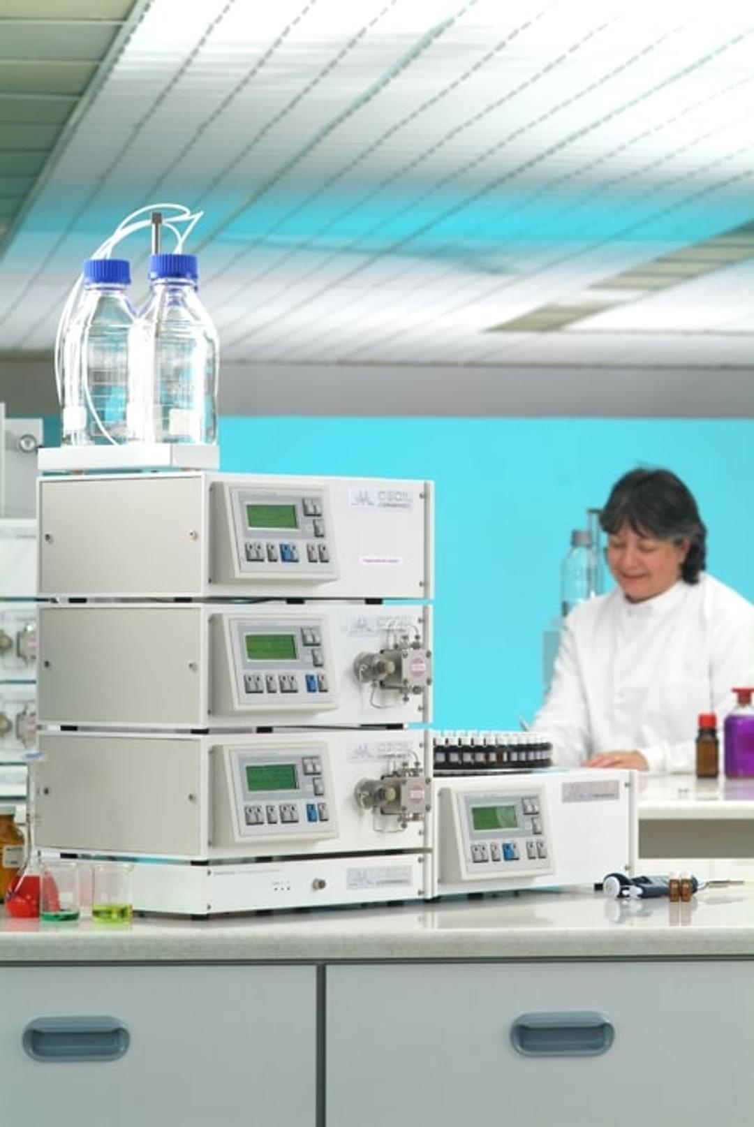 Adept HPLC System 6S - Cecil Instruments Limited - Separations