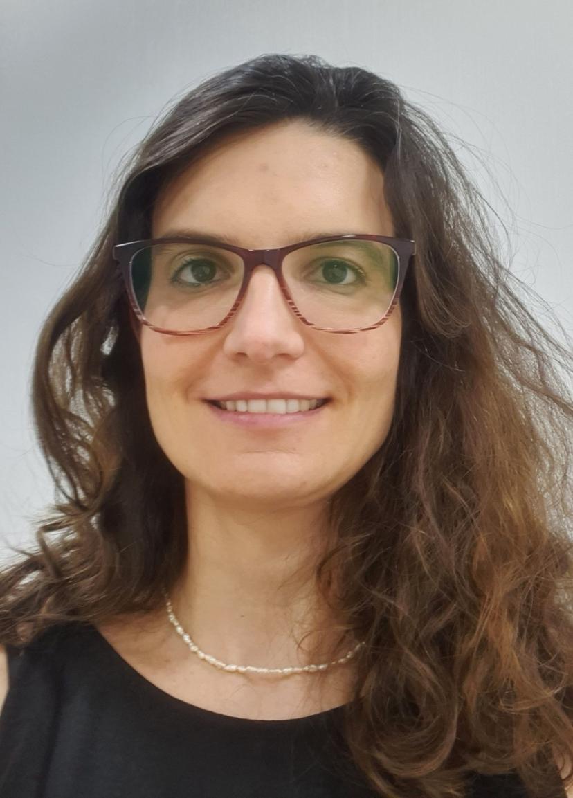 Headshot photo of Dr. Camargo Lopes de Oliveira