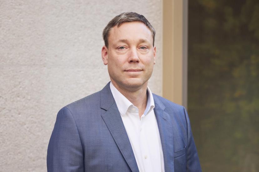 Dr. Bastian Linder, EMBL