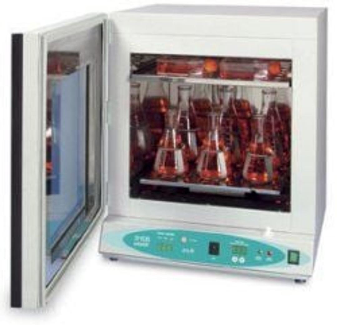 311DS Shaking Incubator - Labnet International - General Lab