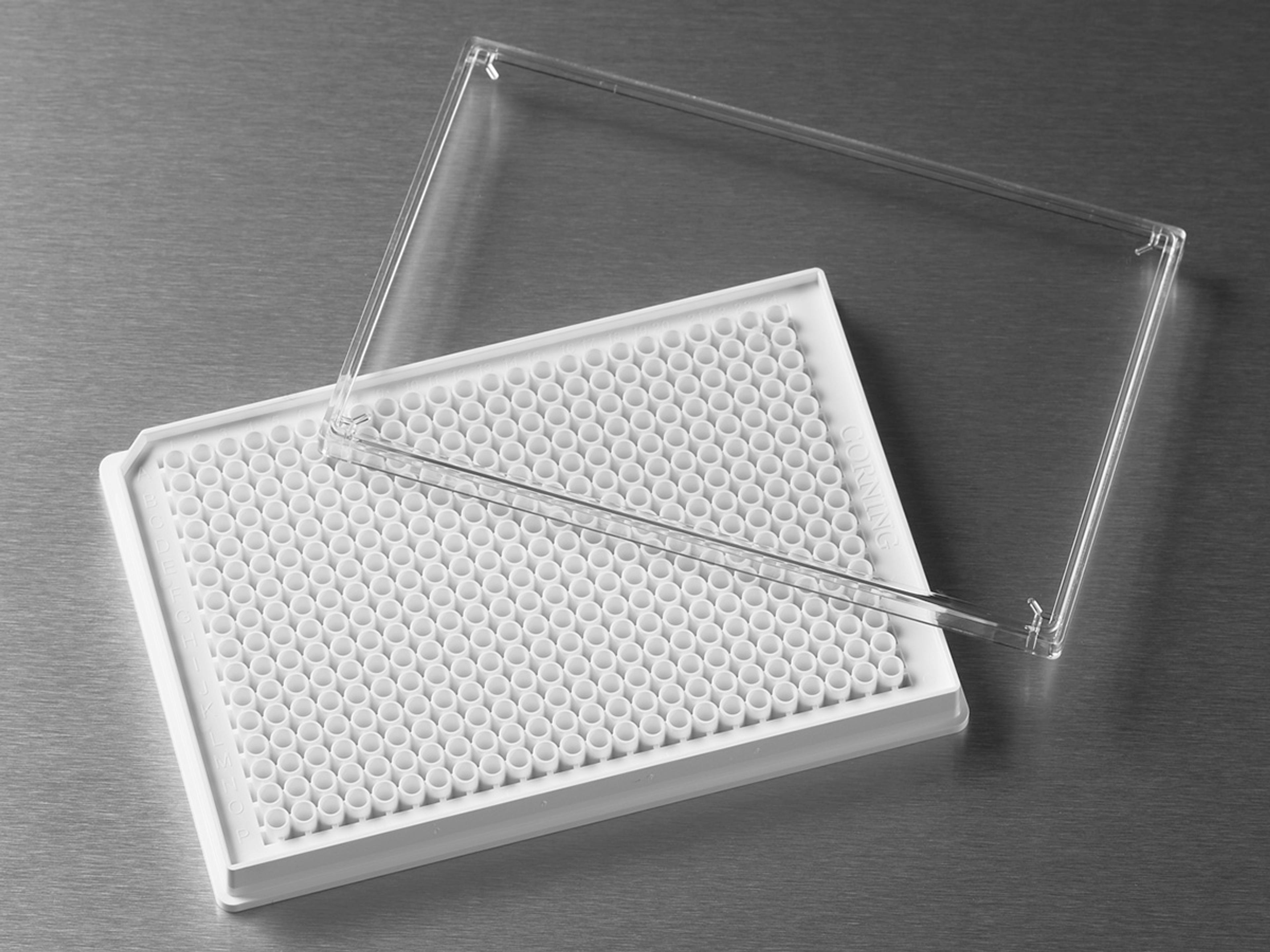 Corning® Low Volume 384-well White Flat Bottom Polystyrene TC-treated Microplate, 10 per Bag, With Lid, Sterile - Corning Life Sciences - Life Sciences