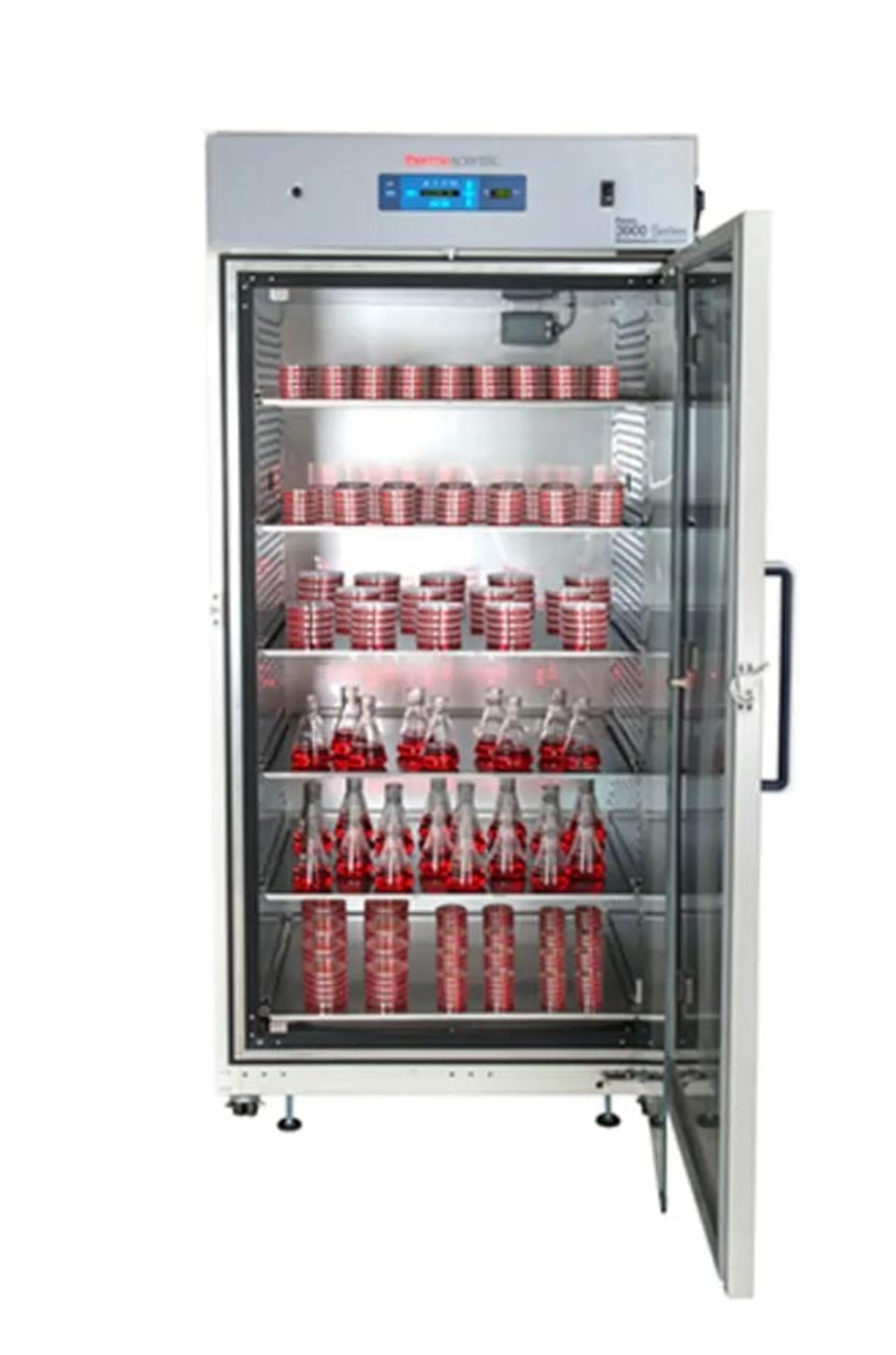 Thermo Scientific™ Reach-In Environmental Chamber - Thermo Fisher Scientific - General Lab