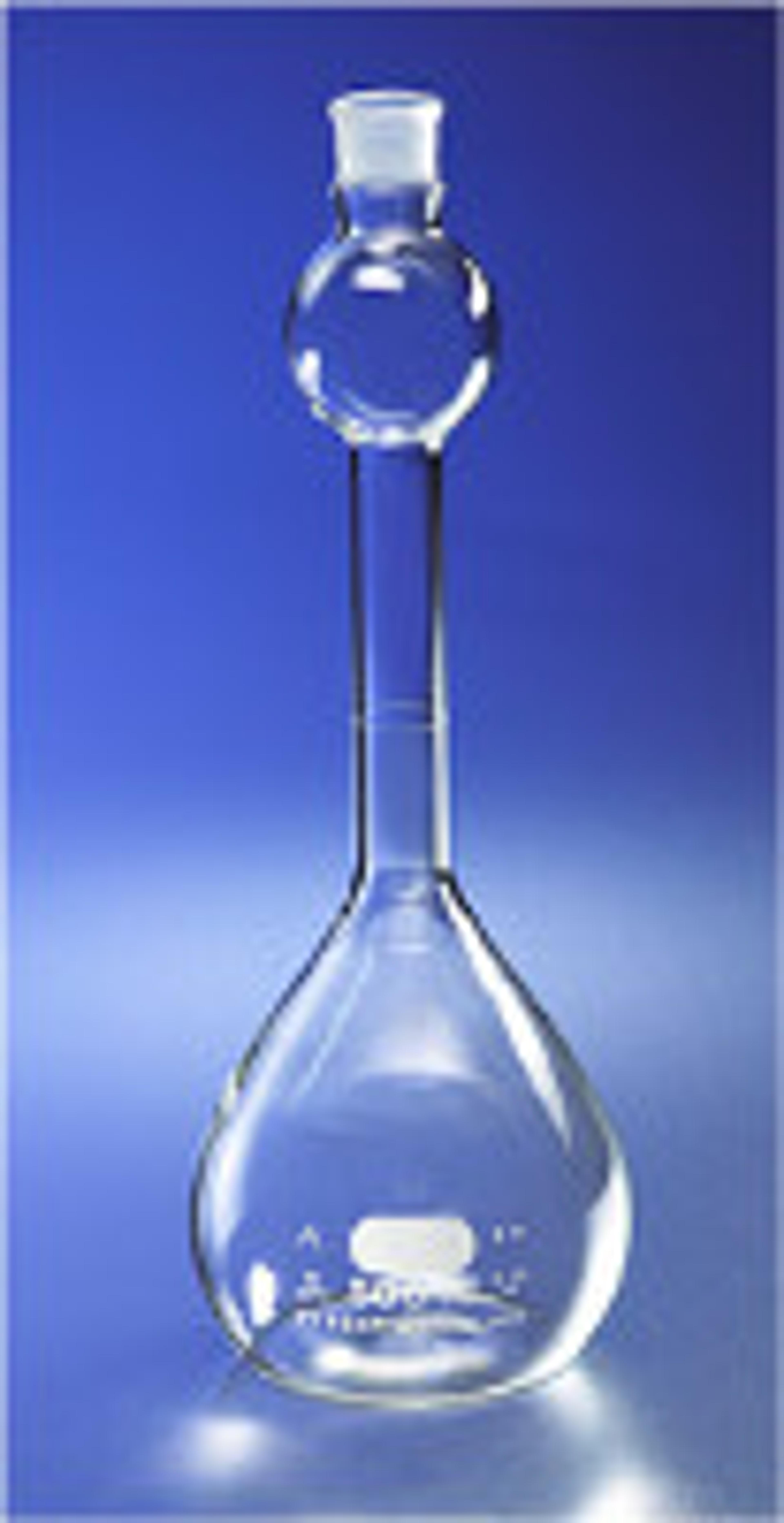 PYREX® 500 mL Class A Mixing Volumetric Flask with Glass Standard Taper Stopper - Corning Life Sciences - General Lab