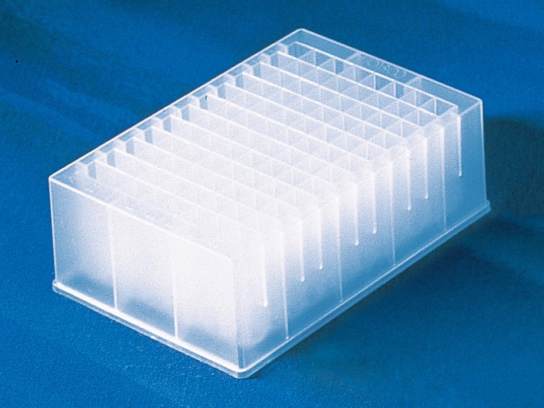 Corning® 96-well Clear V-Bottom 2 mL Polypropylene Deep Well Plate, 5 per Bag, Sterile - Corning Life Sciences - Life Sciences