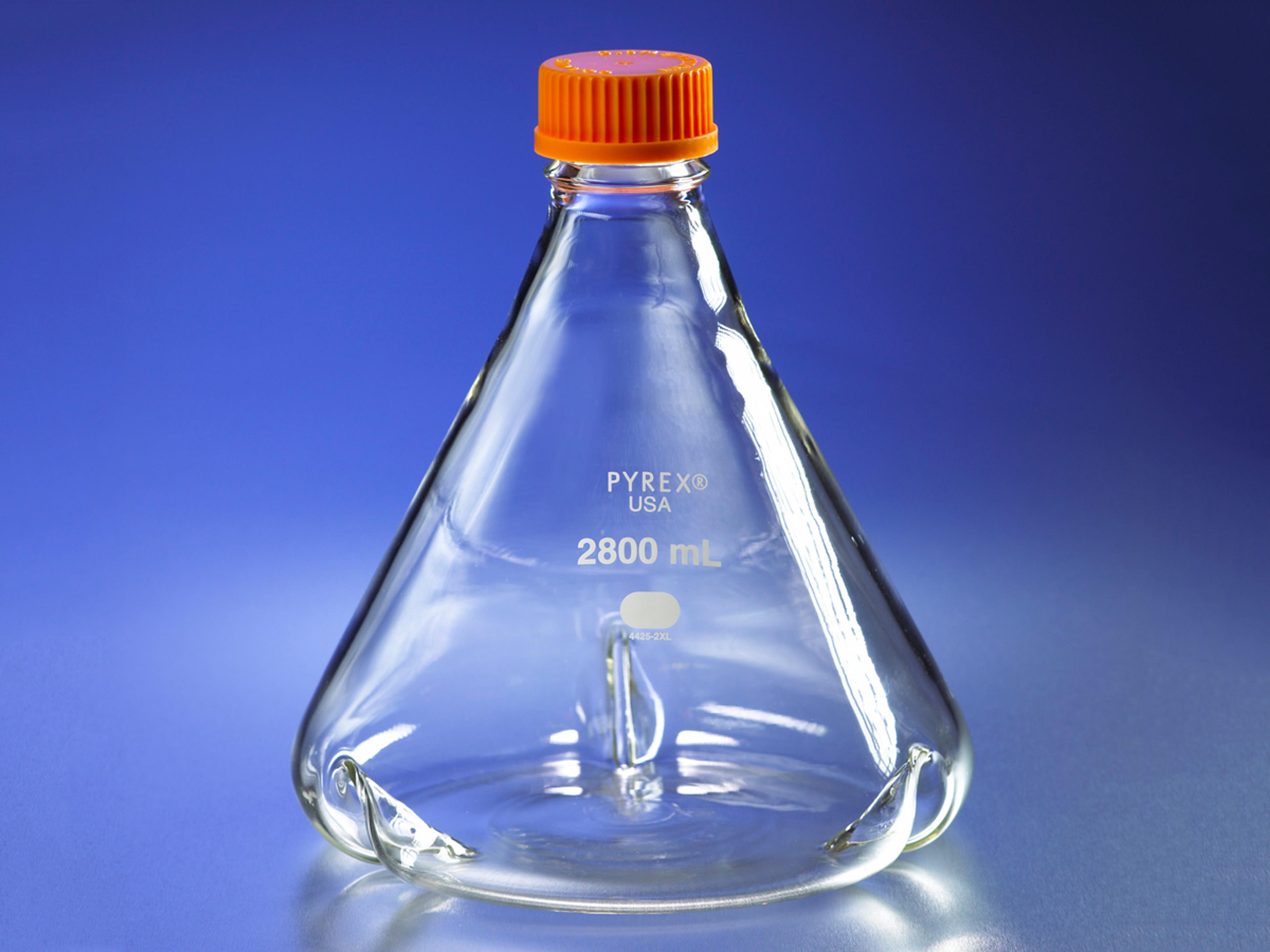 PYREX® 2800 mL Fernbach-Style Culture Flask with Baffles and GL45 Screw Cap - Corning Life Sciences - Life Sciences