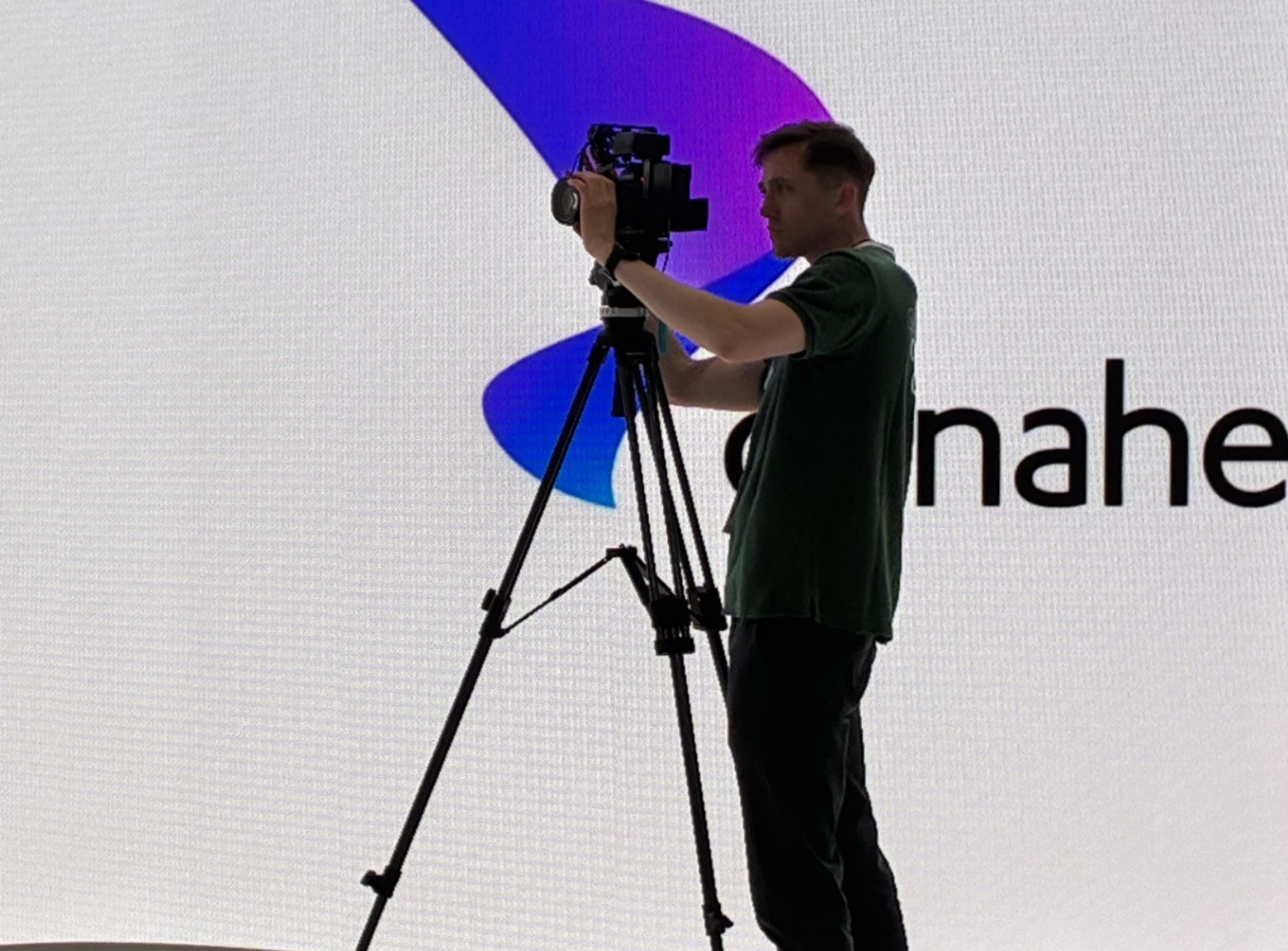 SelectScience videographer filming at ESCMID Global 2025 in Vienna