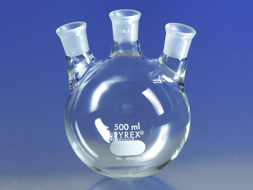 PYREX® 250 mL Three Neck Distilling Flask with 19/22 Center Vertical and Side Angled Neck Standard Taper Joints - Corning Life Sciences - General Lab