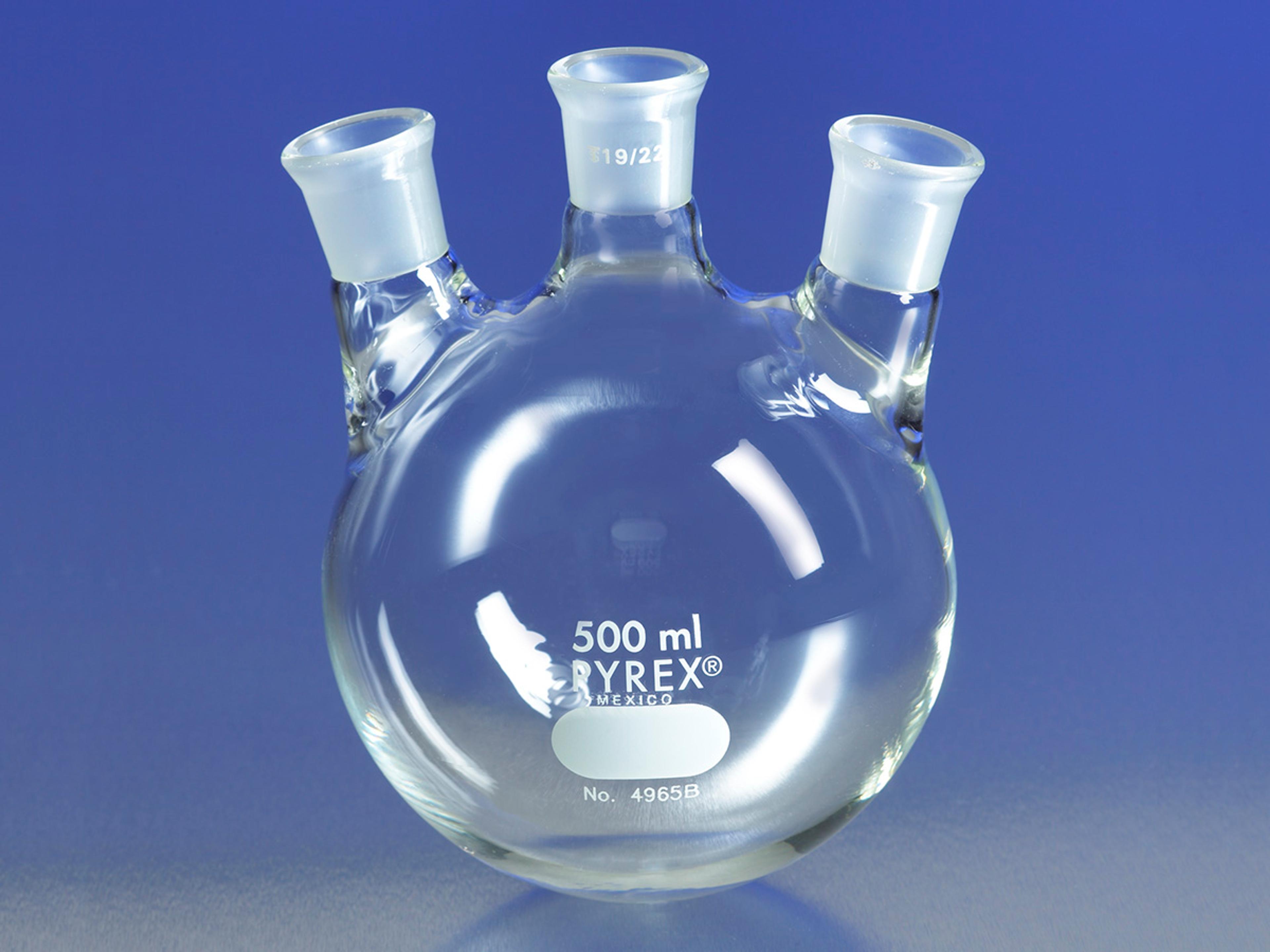PYREX® 250 mL Three Neck Distilling Flask with 19/22 Center Vertical and Side Angled Neck Standard Taper Joints - Corning Life Sciences - General Lab