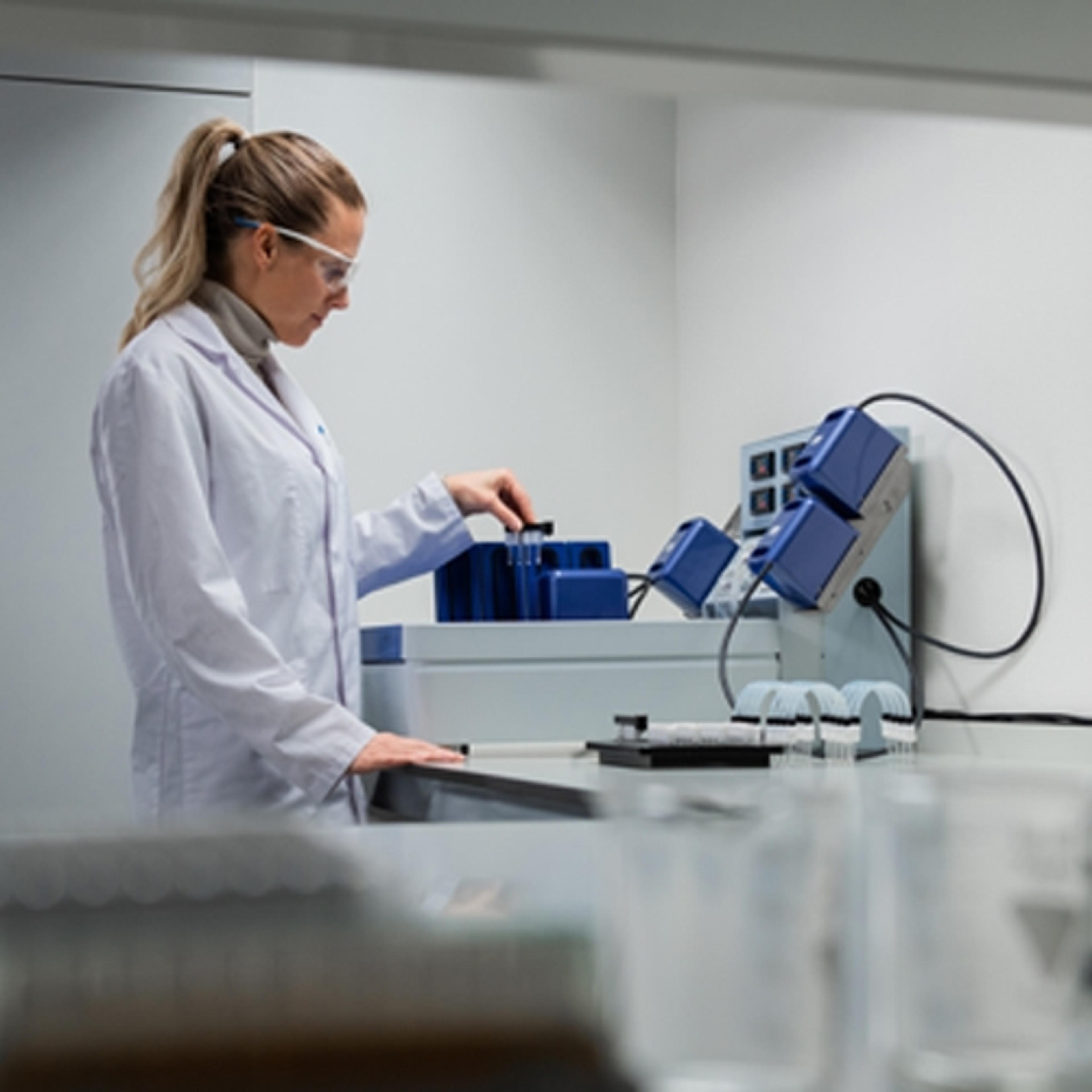 CrystalBreeder - Technobis Crystallization Systems - Spectroscopy