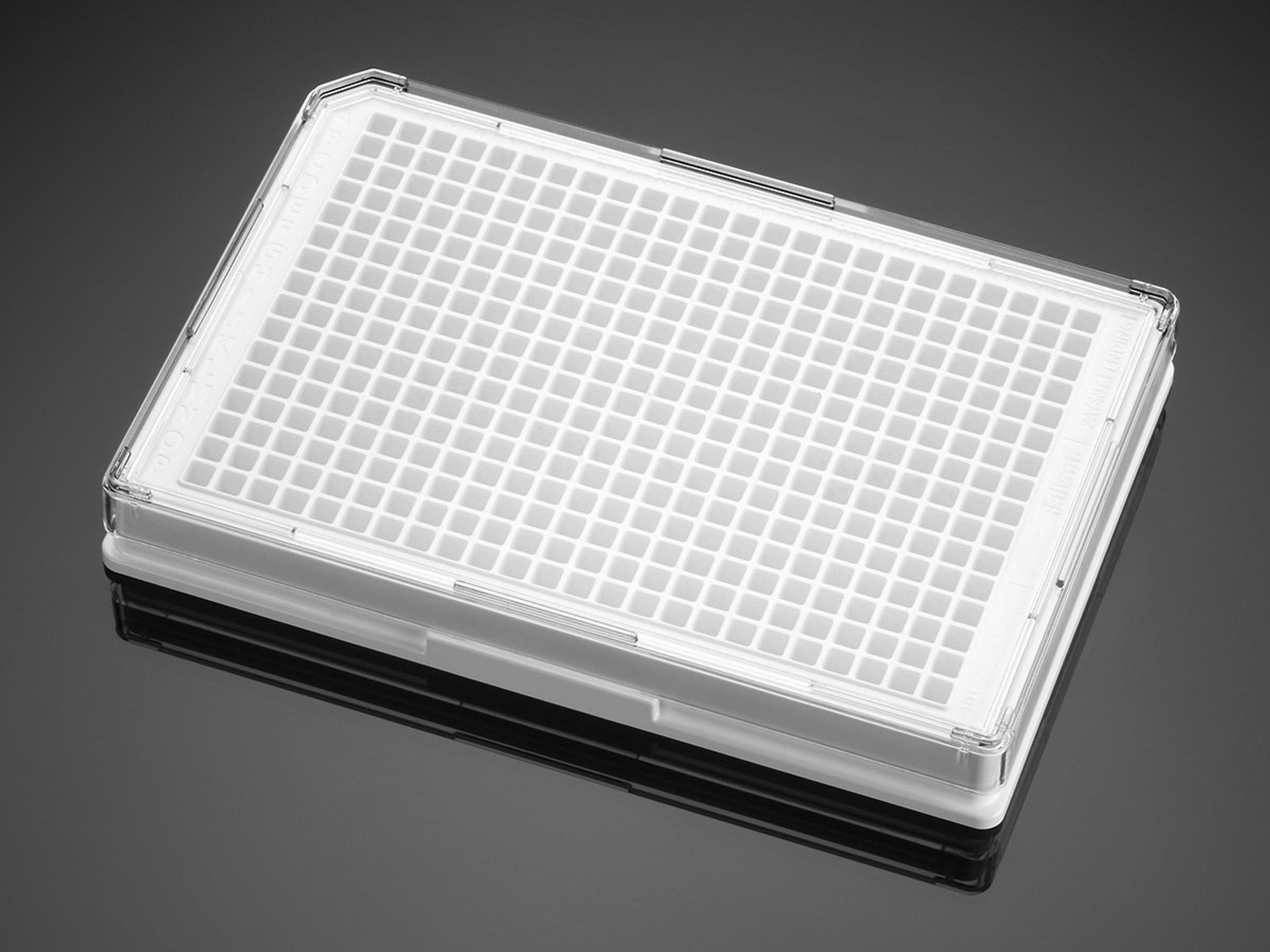 Falcon® 384-well White Flat Bottom TC-treated Microtest Microplate, with Lid, Sterile, 5/Pack, 50/Case - Corning Life Sciences - Life Sciences