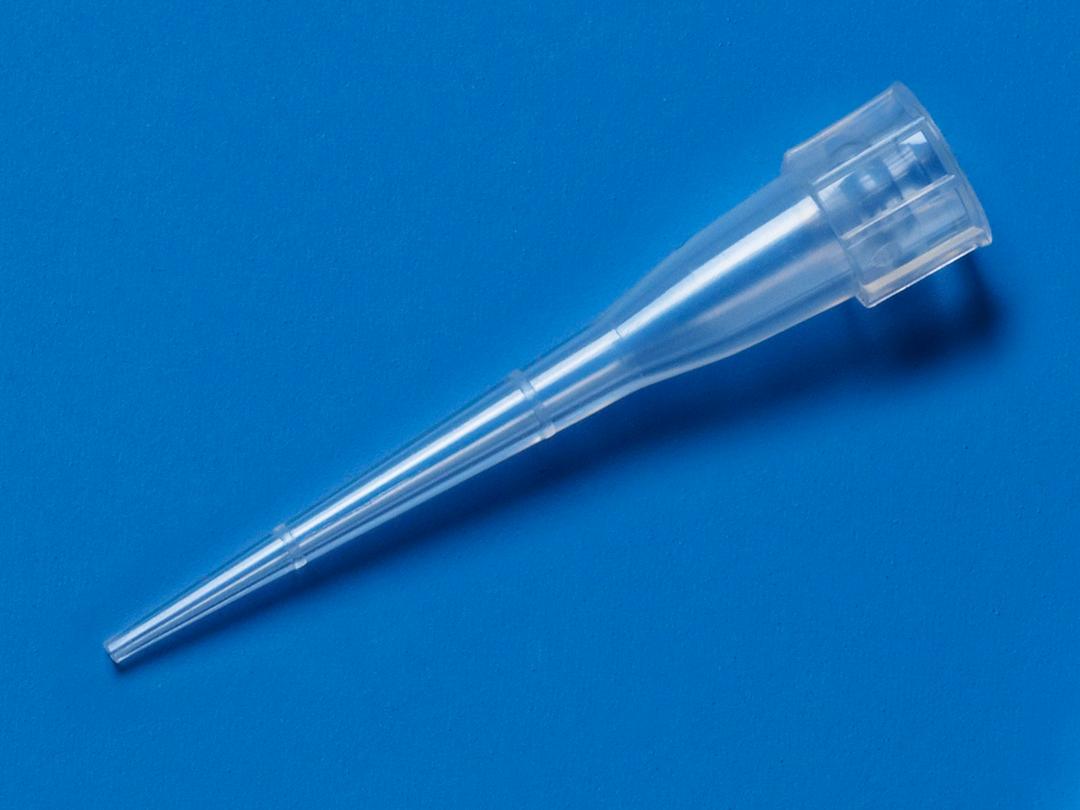 Corning® 0.2-10 µL Microvolume Bulk Packed Pipet Tips, (Fits Gilson® and Other Ultra-Micropipettors), Graduated, Natural, Nonsterile, 1,000 Tips/Bag, 10,000 Tips/Case - Corning Life Sciences - General Lab
