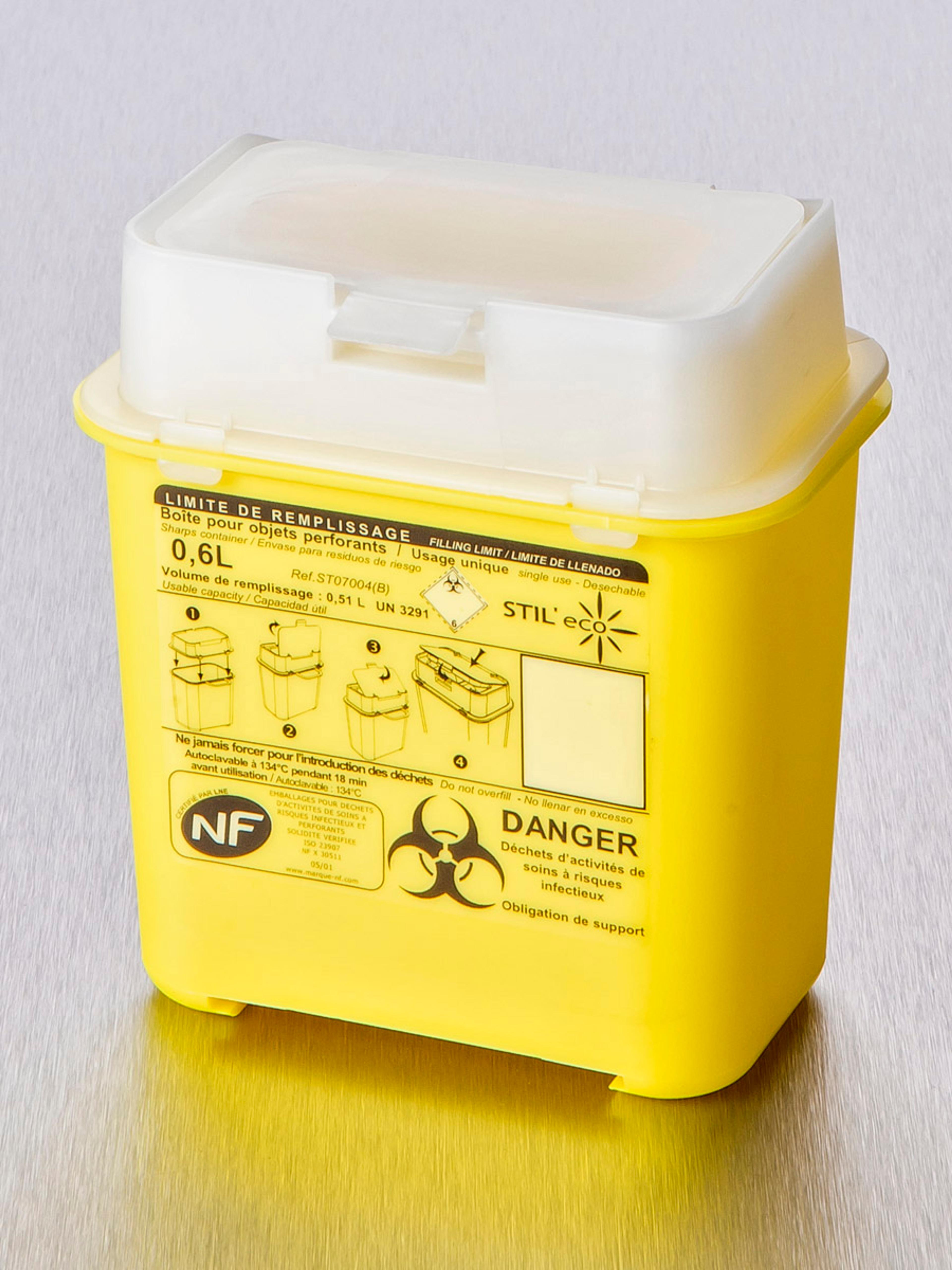 Corning® Gosselin™ Waste and Sharp Container, 600 mL, Yellow PP, White Hinged Cap, 70/Case - Corning Life Sciences