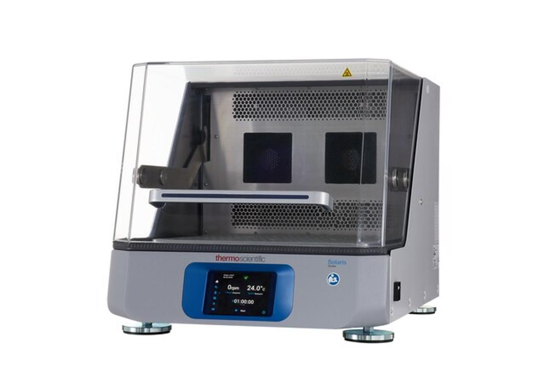 Thermo Scientific™ Solaris™ 4000 R Large Incubated and Refrigerated Benchtop Orbital Shaker - Thermo Fisher Scientific - General Lab
