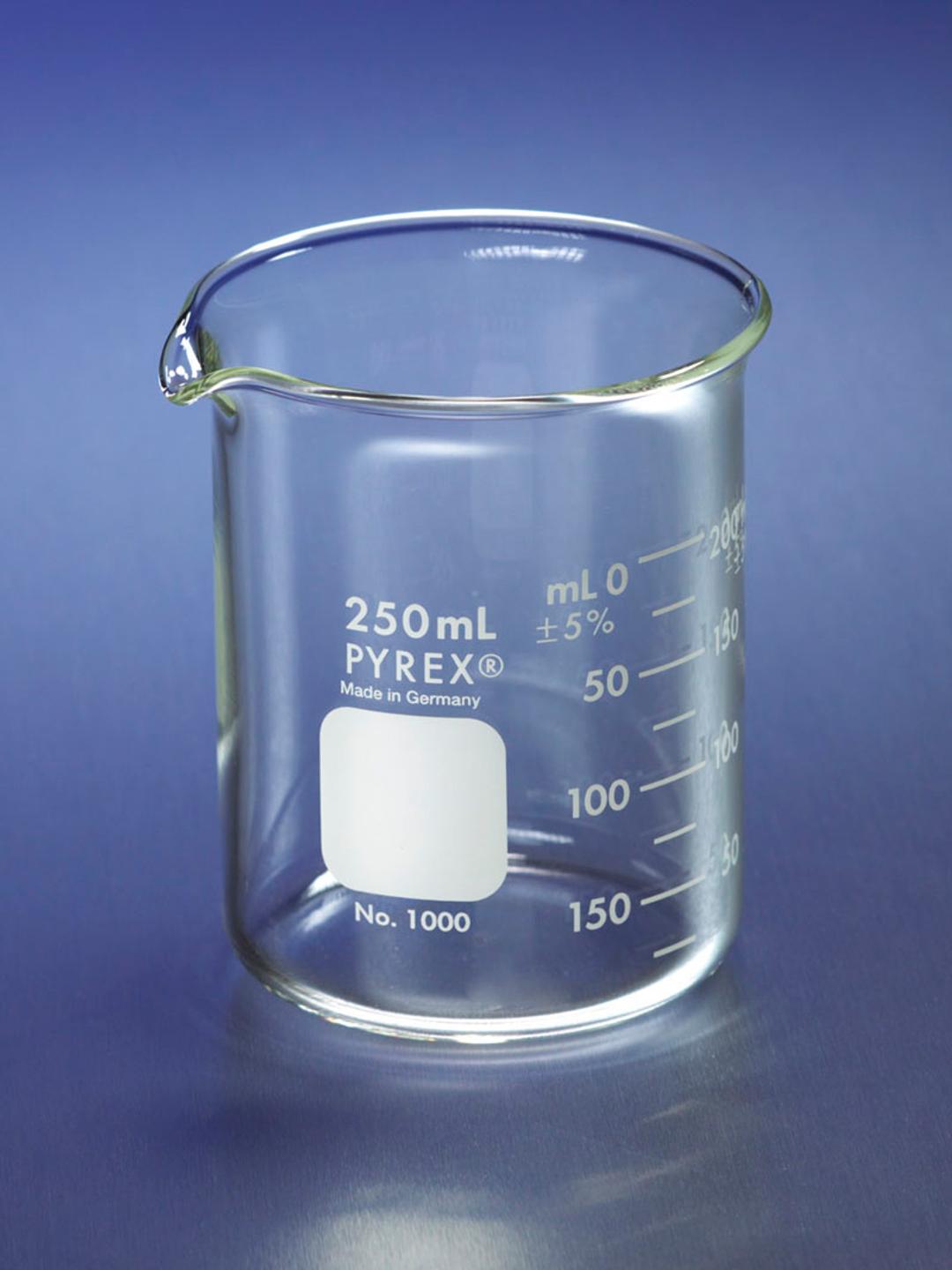 PYREX® Griffin Low Form 800 mL Beaker, Double Scale, Graduated - Corning Life Sciences