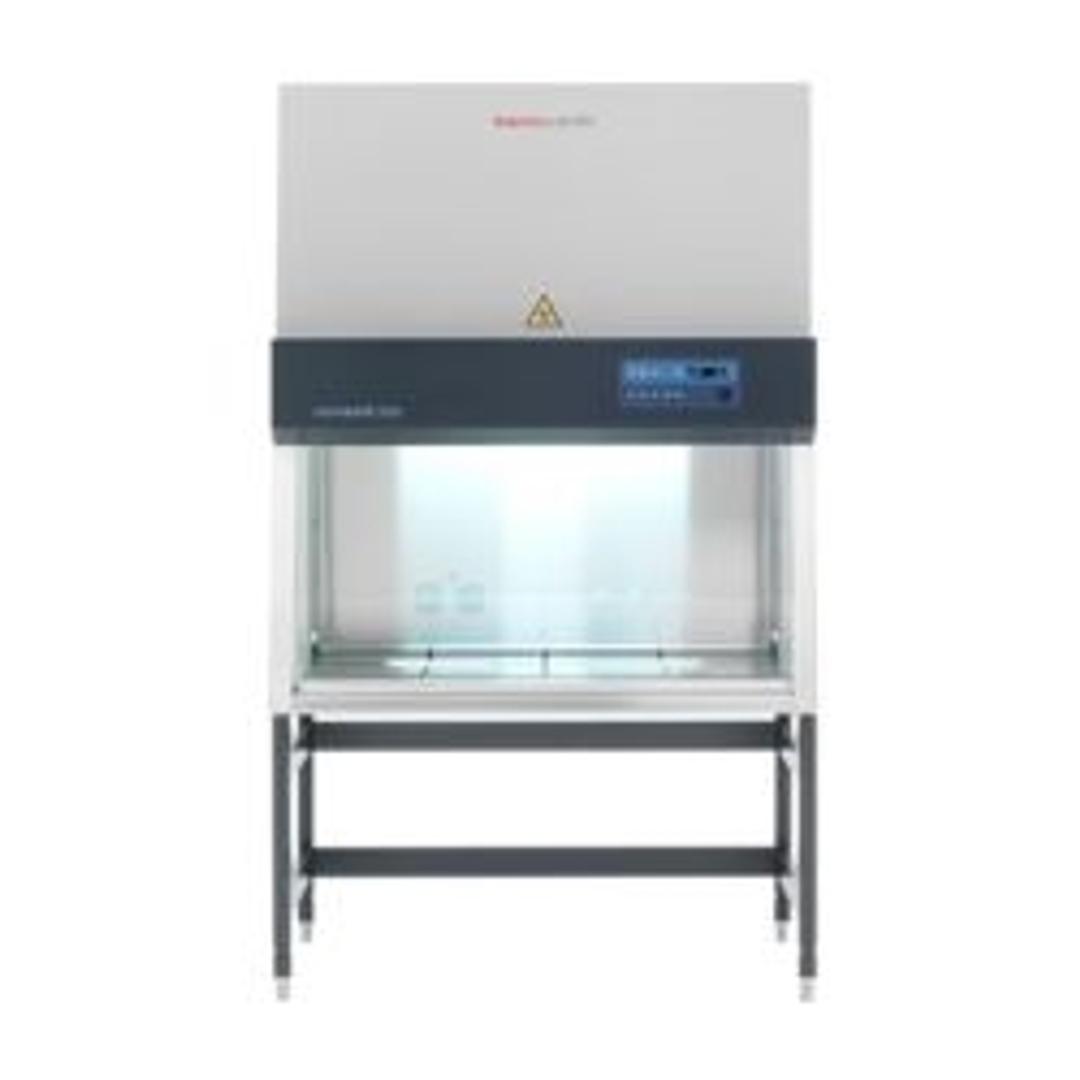 Thermo Scientific™ Herasafe™ 2025 Biological Safety Cabinet - Thermo Fisher Scientific - General Lab