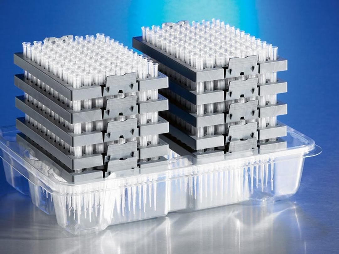 Corning® DeckWorks 0.1 - 10 µL Pipet Tips, Graduated, Reload System, Natural, Nonsterile, Polypropylene, 96 Tips/Deck, 10 Decks/Pack, 4 Packs/Case - Corning Life Sciences