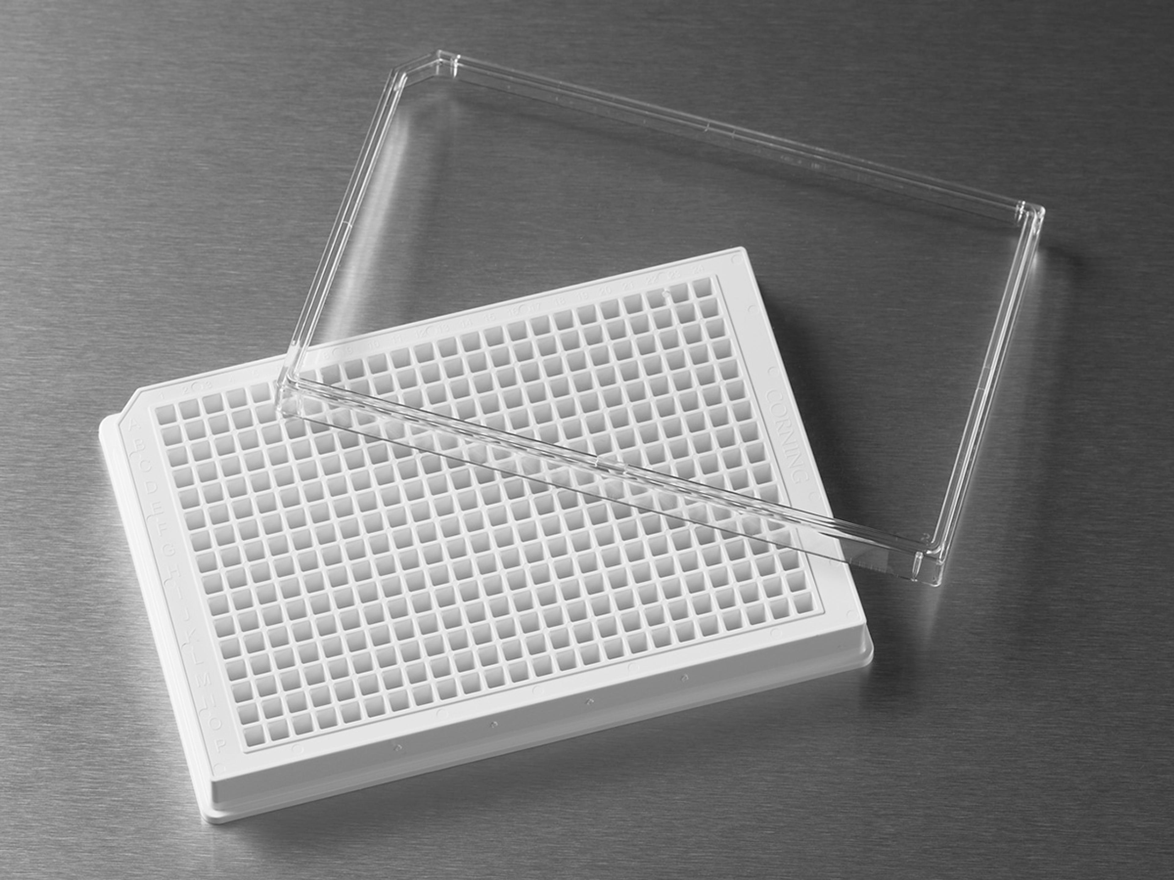 Corning® 384-well Low Flange White Flat Bottom Polystyrene TC-treated Microplates, 10 per Bag, with Lid, Sterile - Corning Life Sciences - Life Sciences