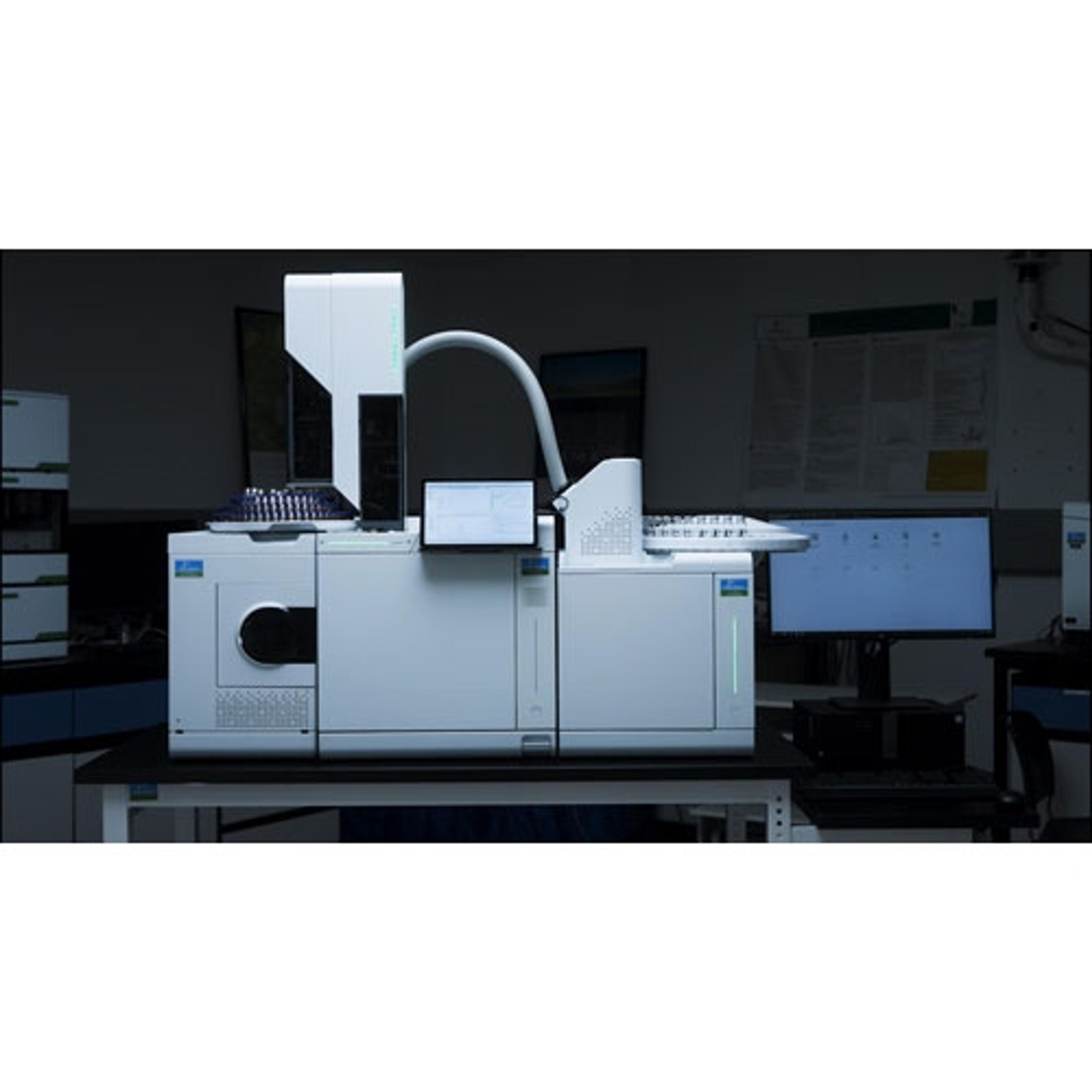 GC 2400™ Platform with Detachable Touchscreen - PerkinElmer - Separations