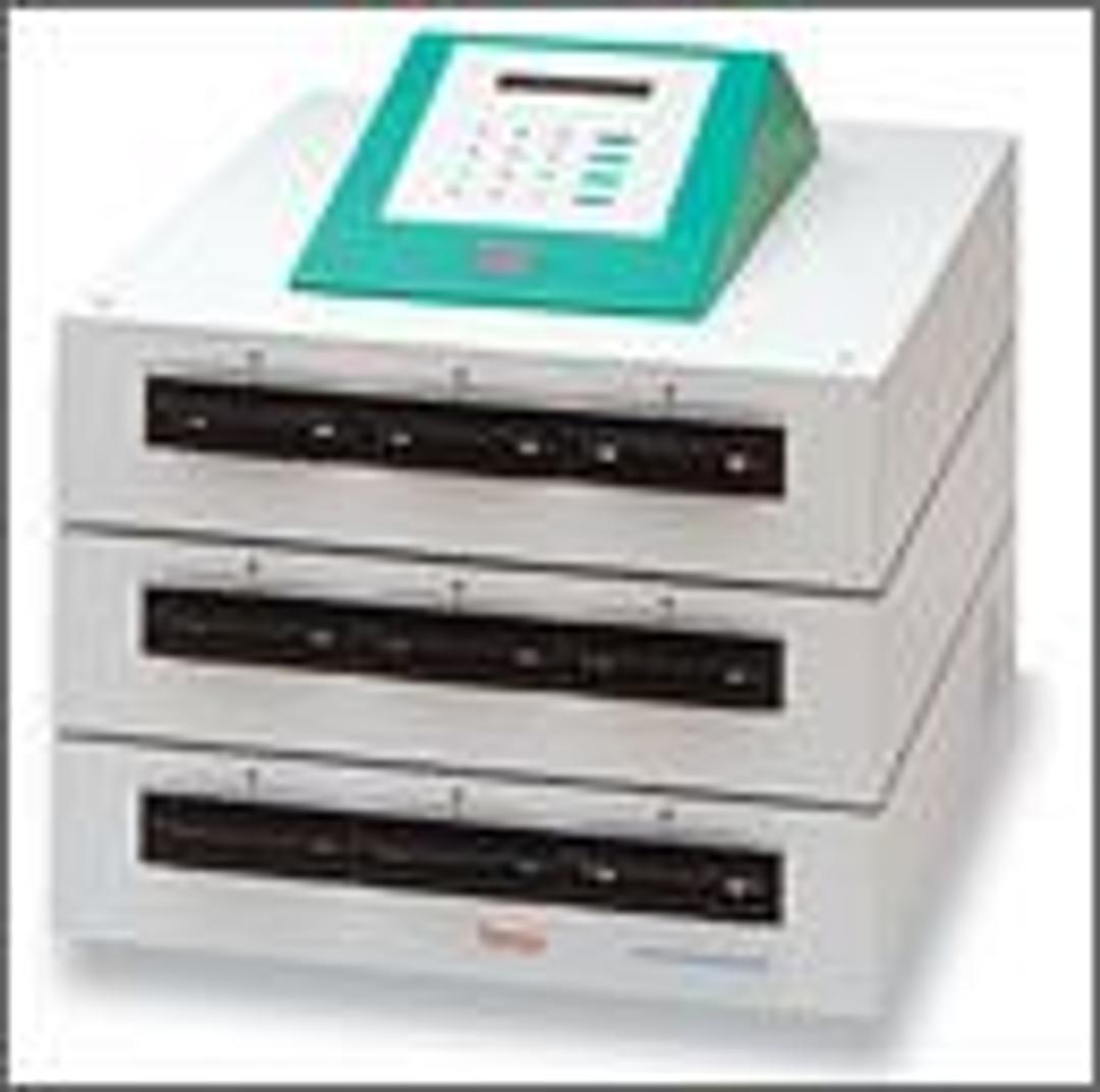 iEMS Incubator/Shaker - Thermo Fisher Scientific - General Lab