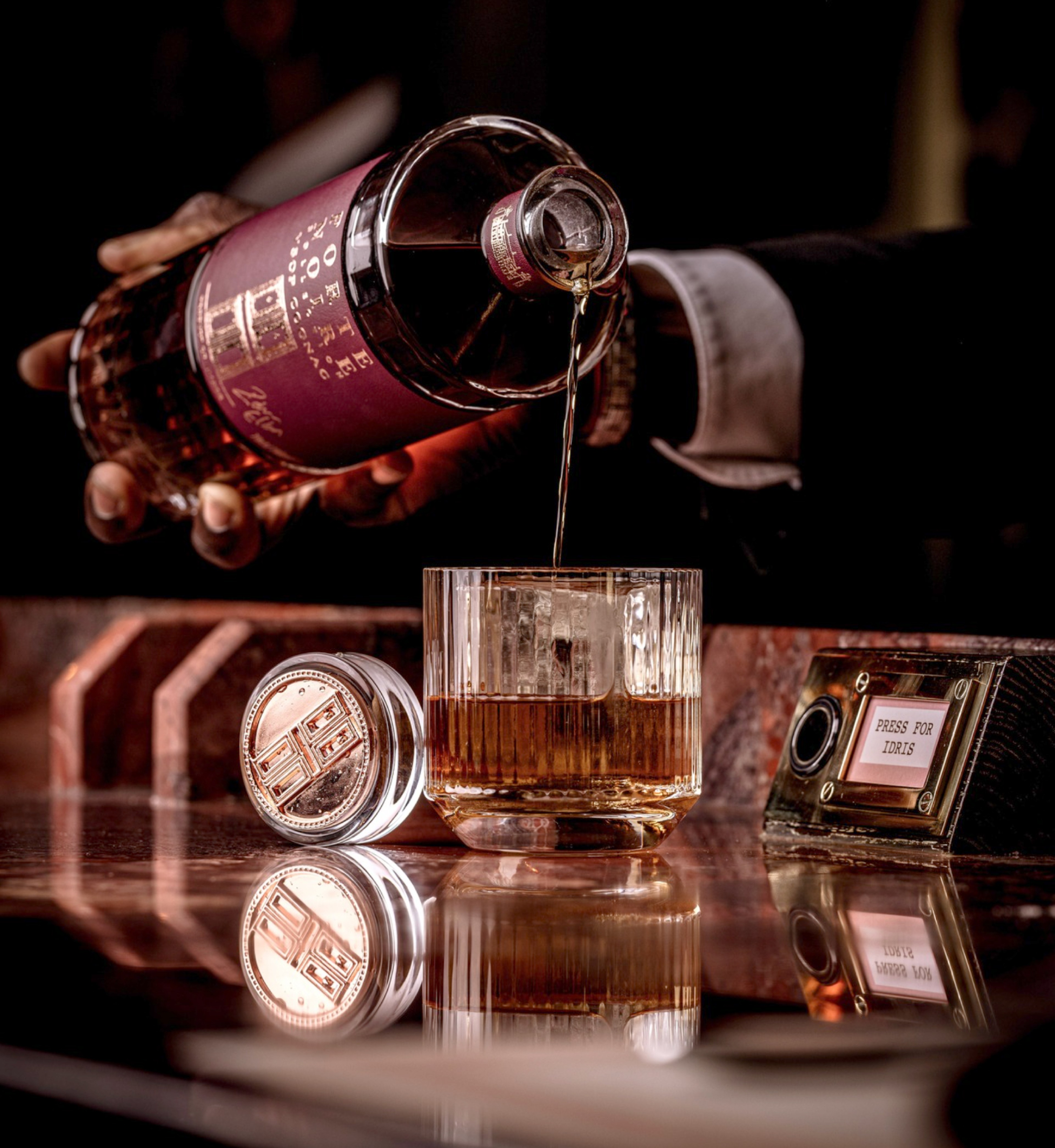 Port Noire pour into glass